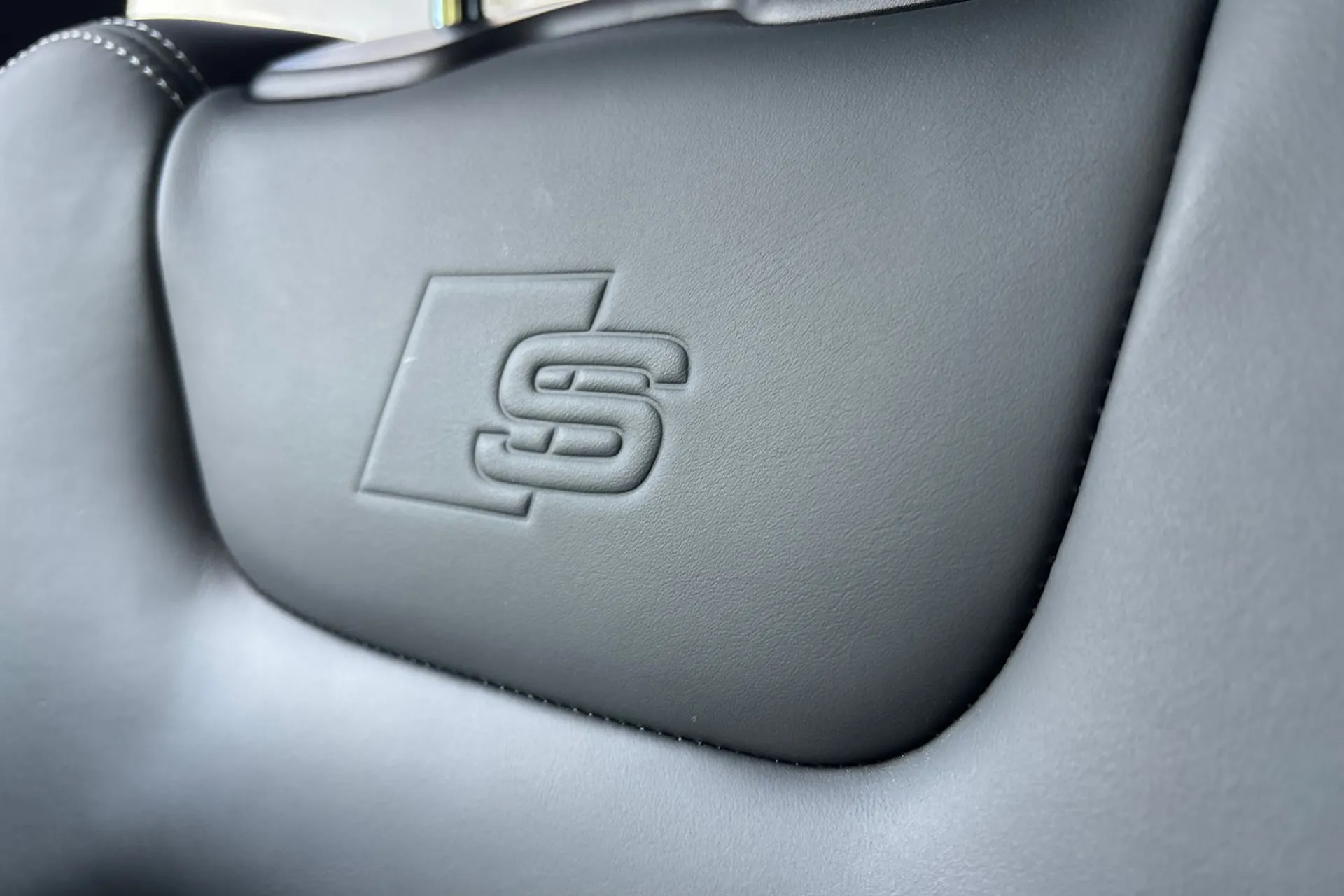 Audi Q7 thumbnail image number 44