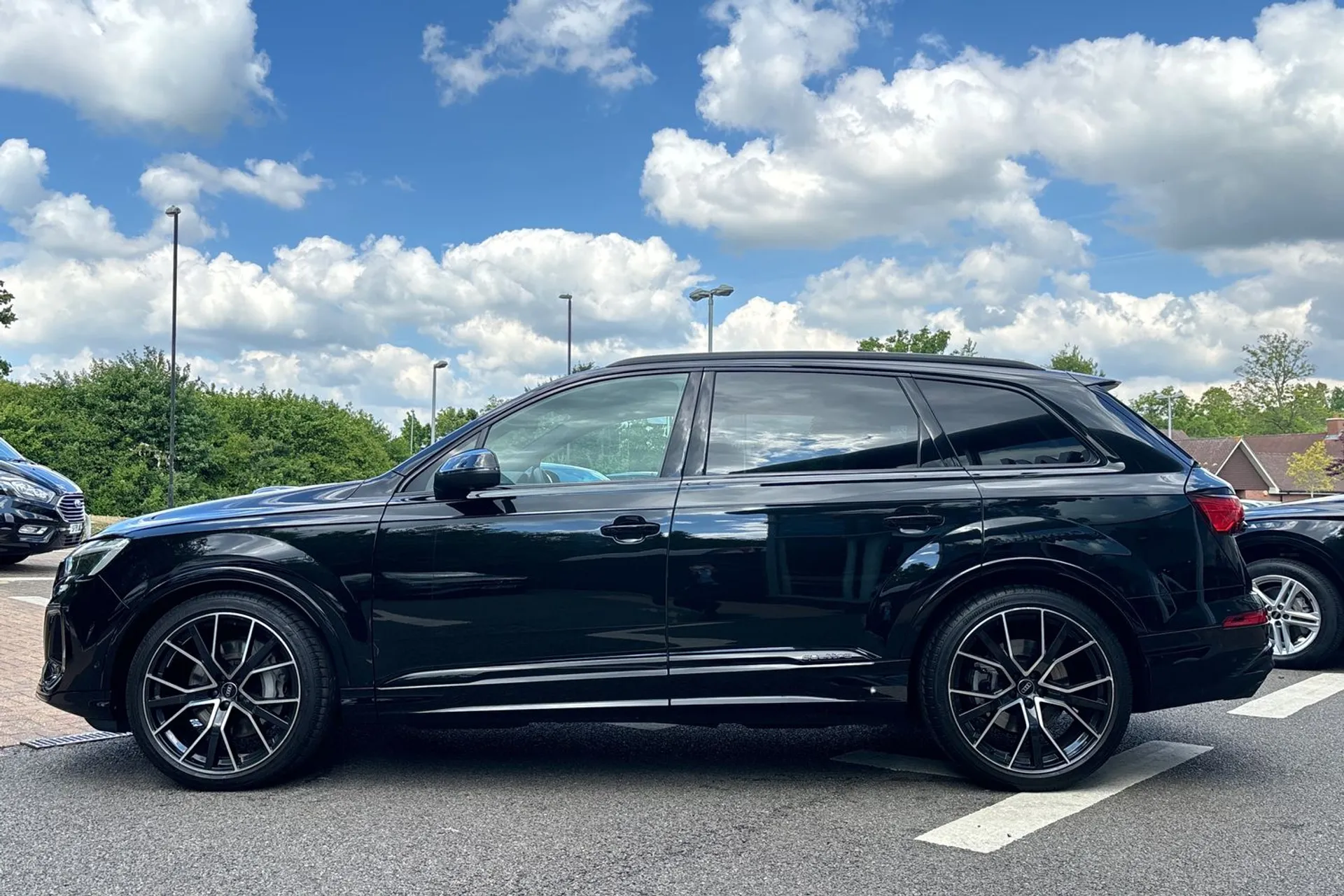 Audi Q7 thumbnail image number 9