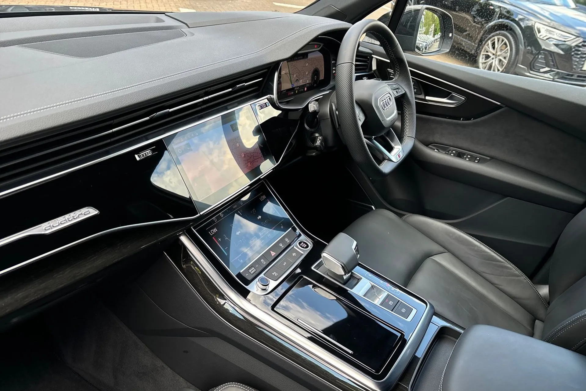 Audi Q7 thumbnail image number 26