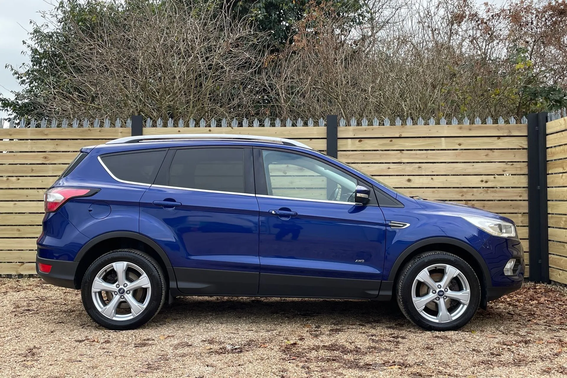 FORD KUGA thumbnail image number 2