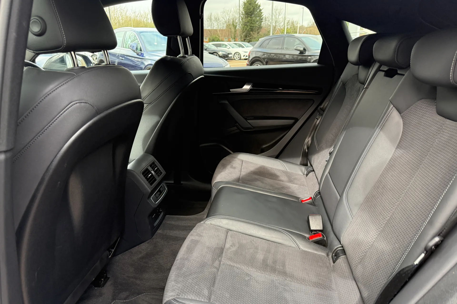 Audi Q5 thumbnail image number 50