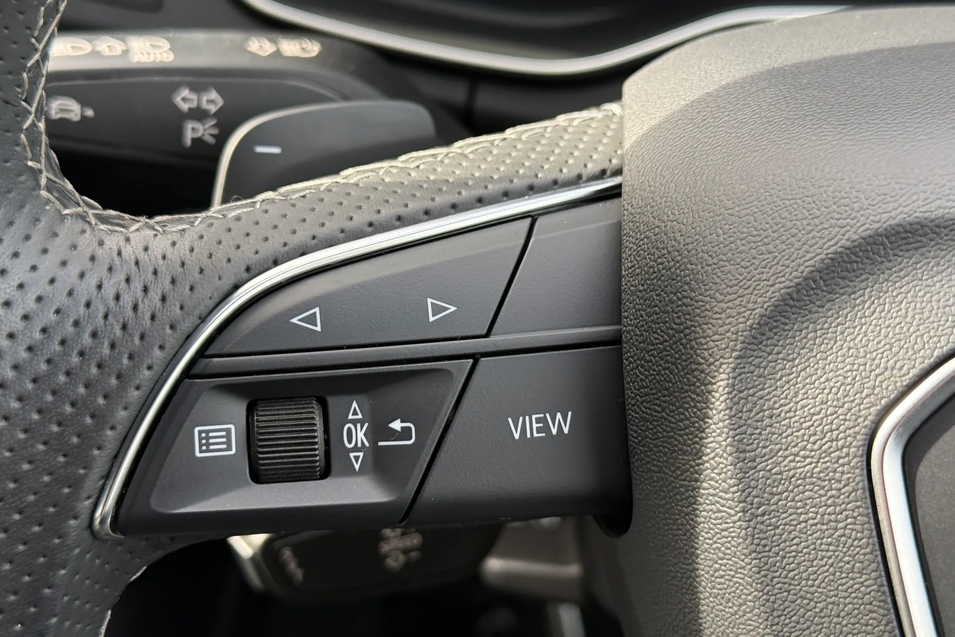 Audi Q5 thumbnail image number 23