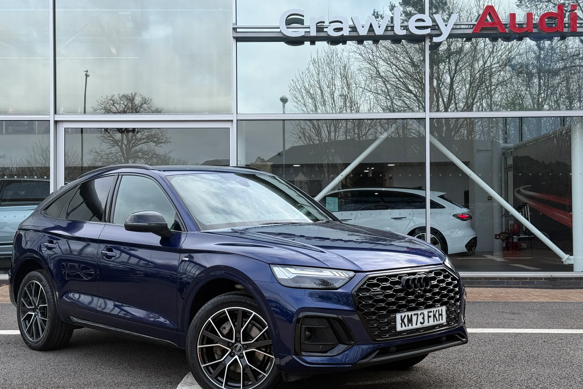 Audi Q5 focused image