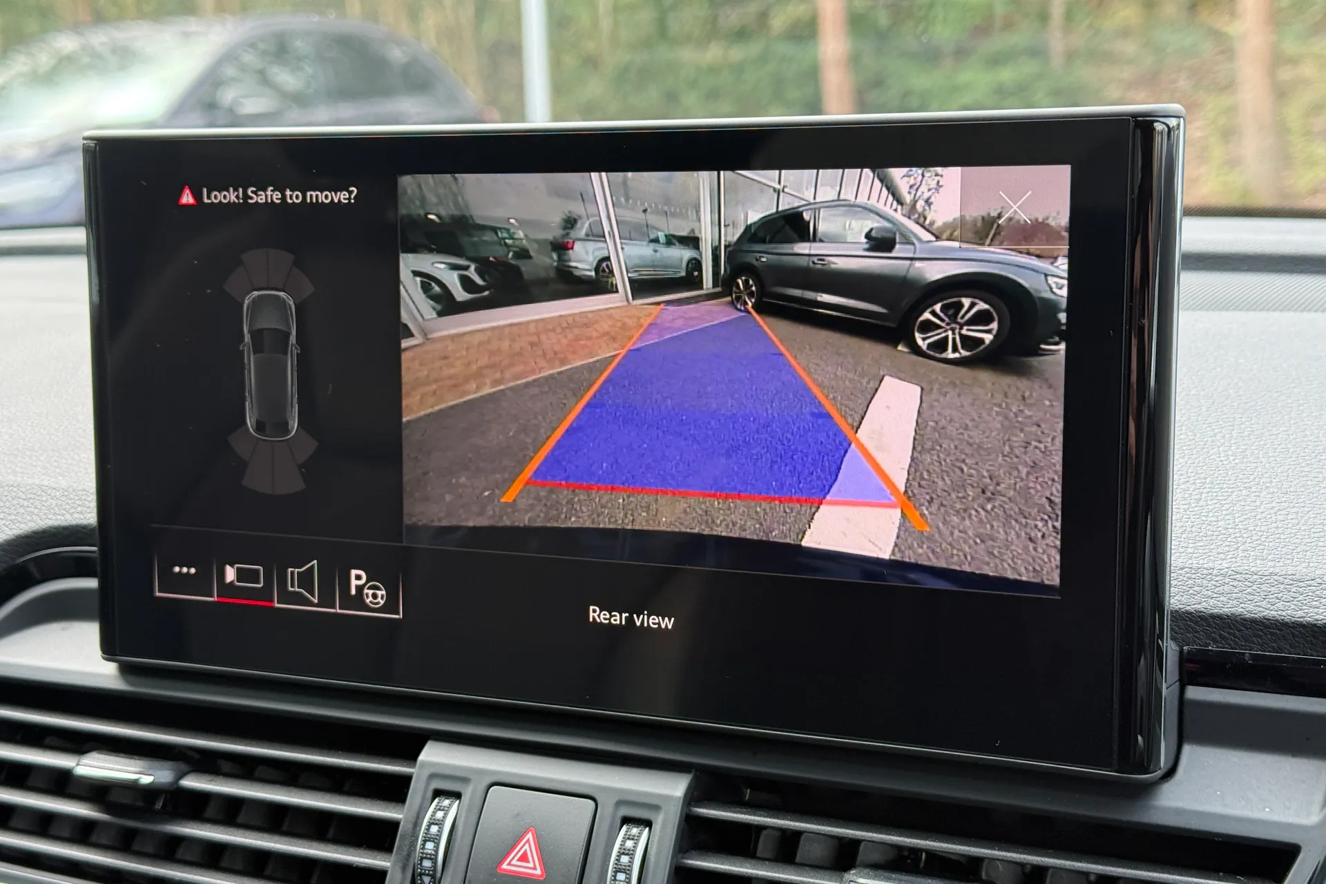 Audi Q5 thumbnail image number 3