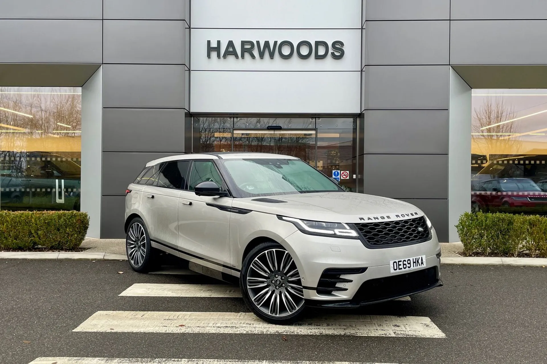 LAND ROVER RANGE ROVER VELAR focused image