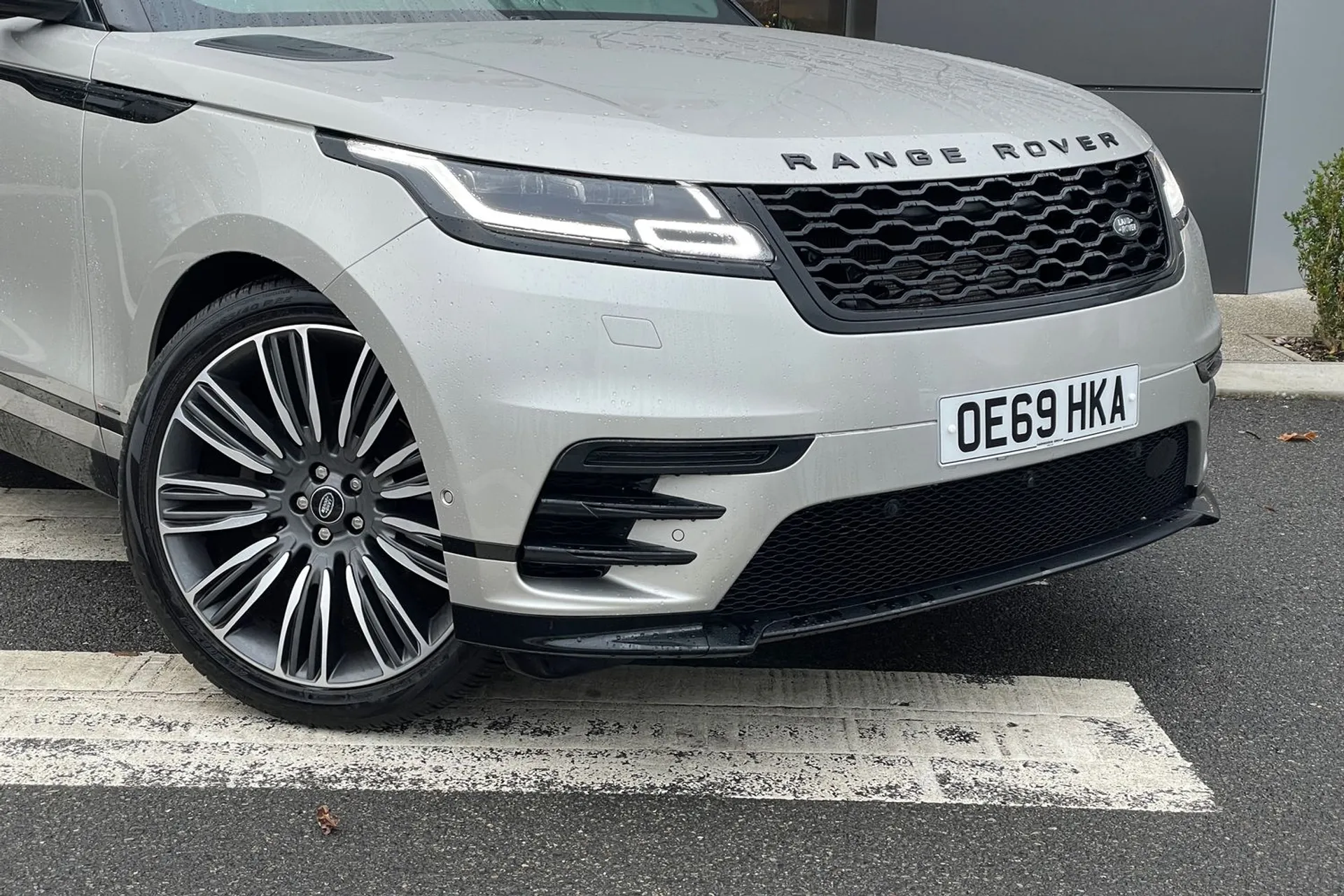 LAND ROVER RANGE ROVER VELAR thumbnail image number 32