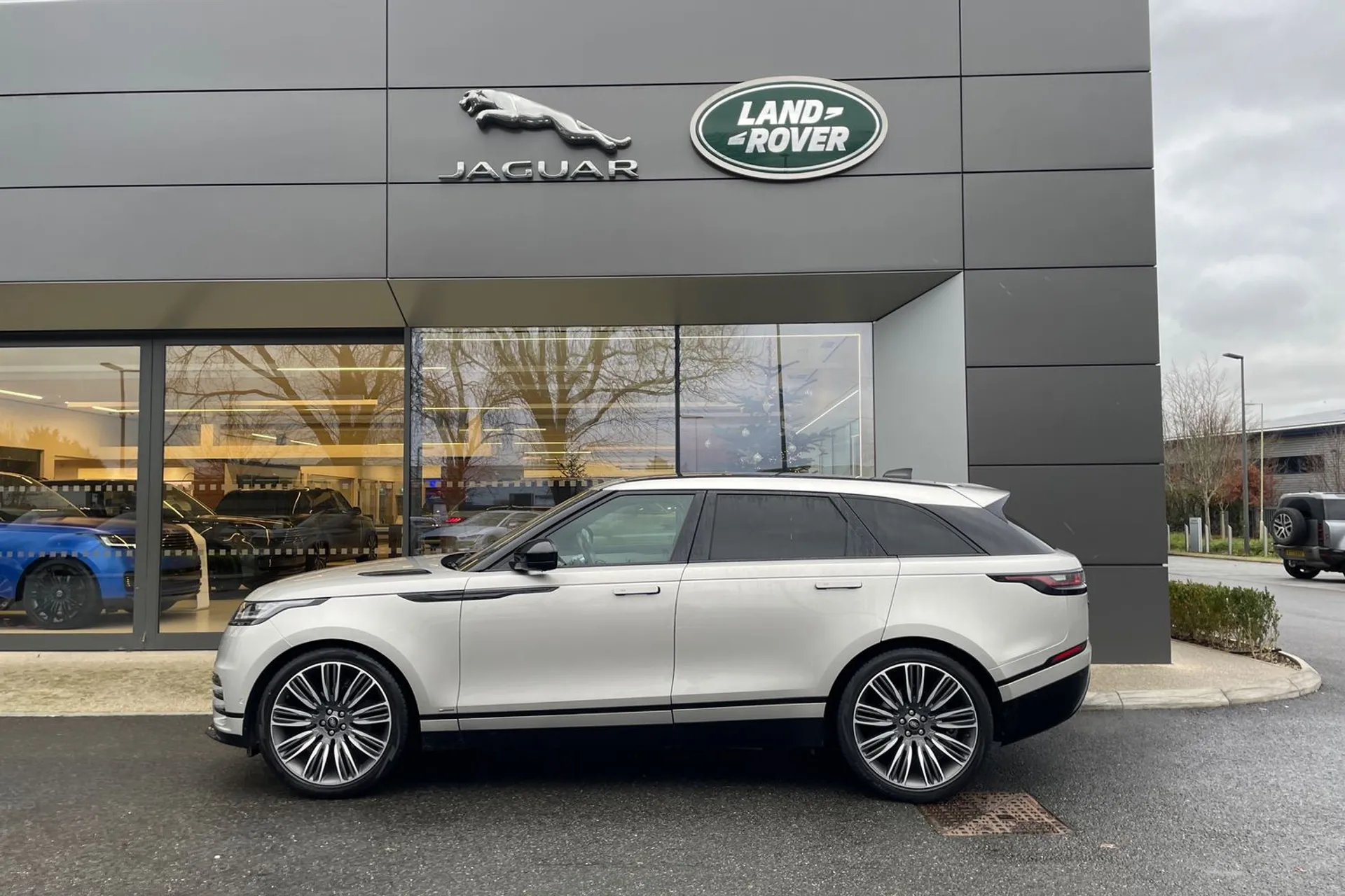 LAND ROVER RANGE ROVER VELAR thumbnail image number 27