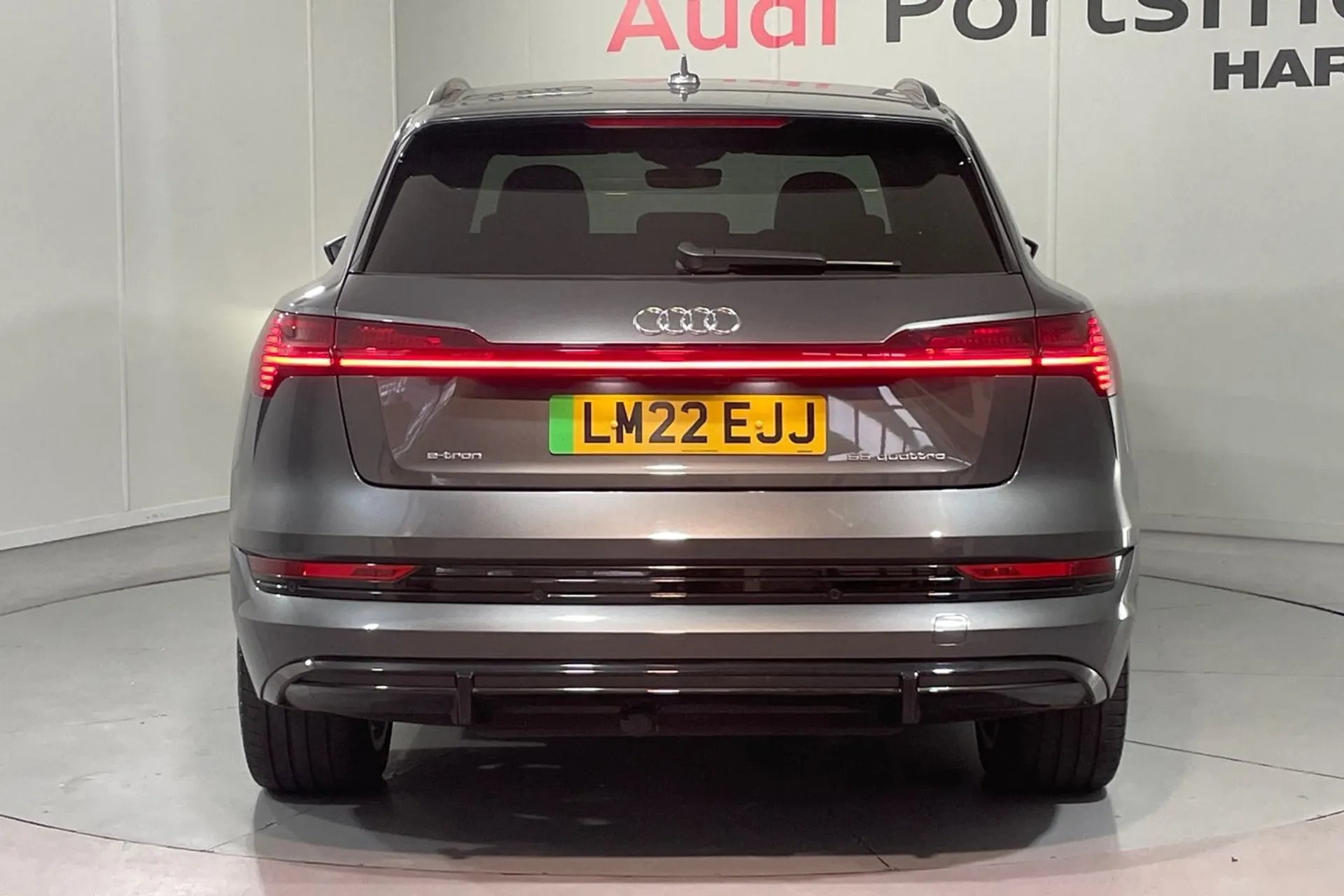 Audi e-tron thumbnail image number 8