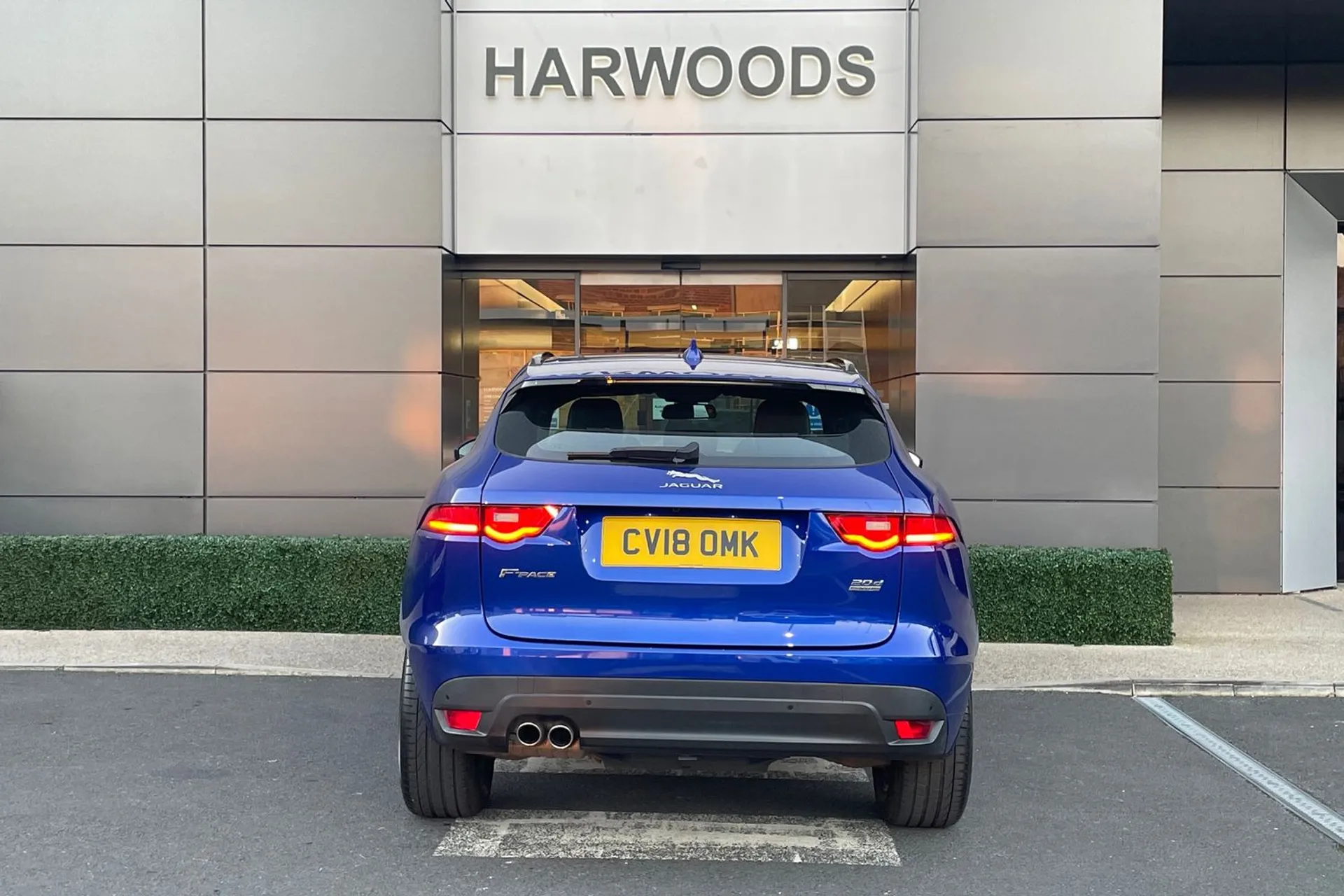 Jaguar F-PACE thumbnail image number 6