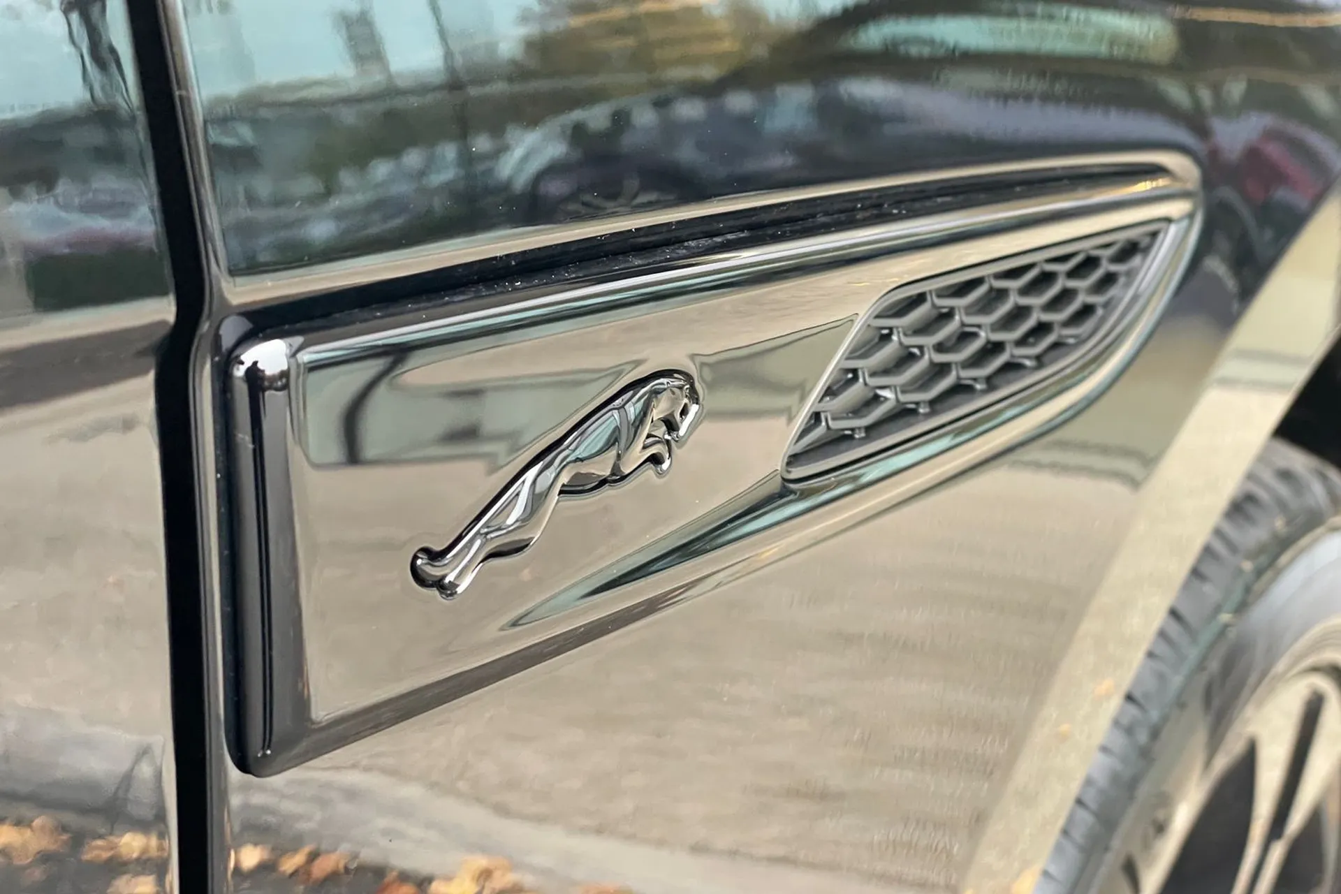 Jaguar F-PACE thumbnail image number 57