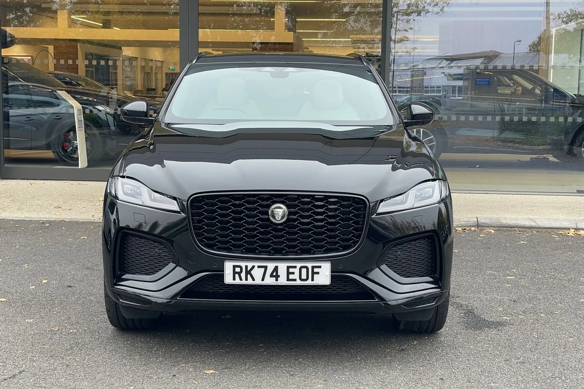 Jaguar F-PACE thumbnail image number 6