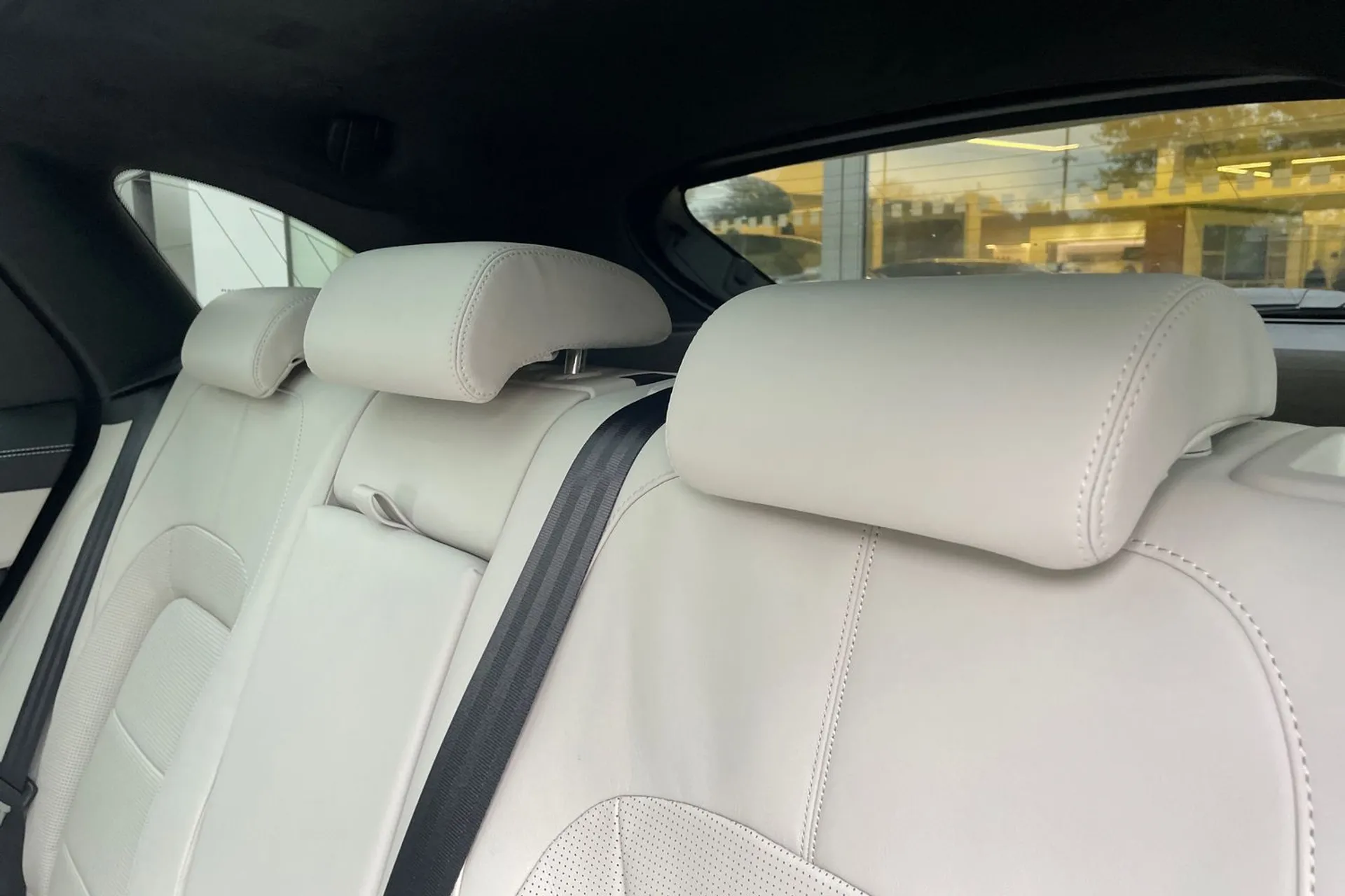 Jaguar F-PACE thumbnail image number 51