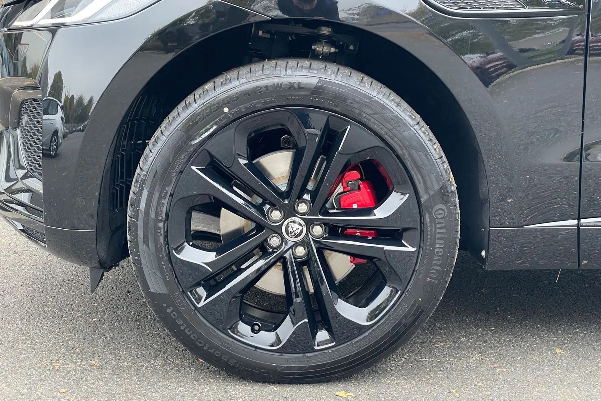 Jaguar F-PACE thumbnail image number 23