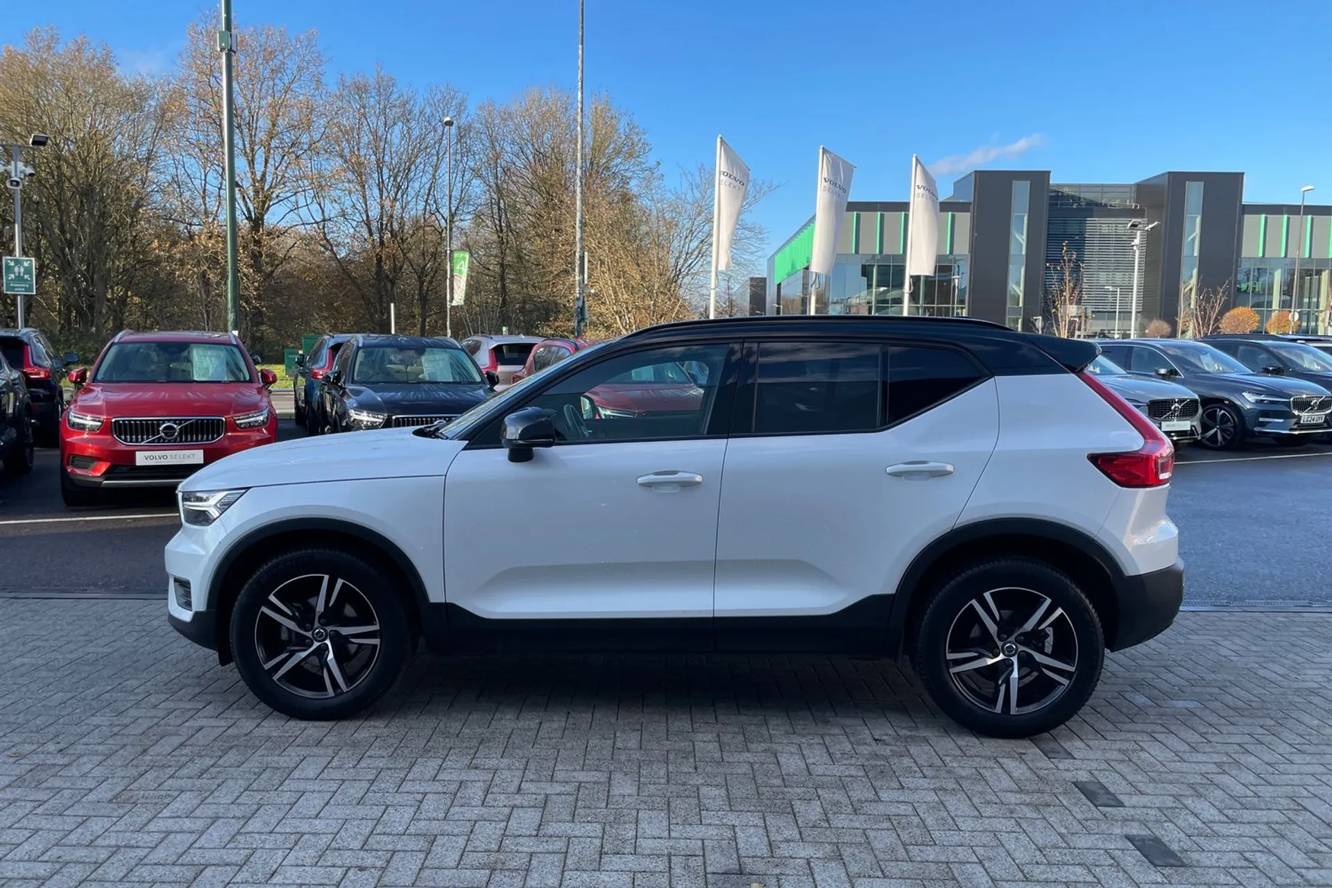 Volvo XC40 thumbnail image number 10