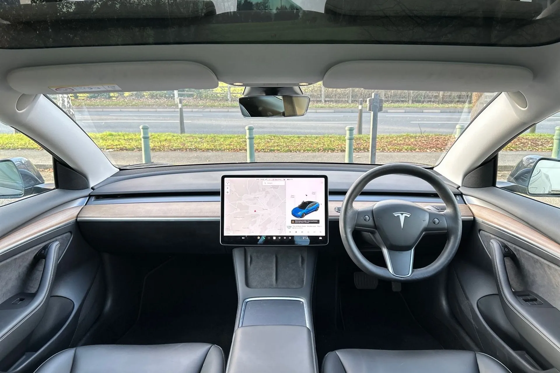 TESLA MODEL 3 thumbnail image number 3