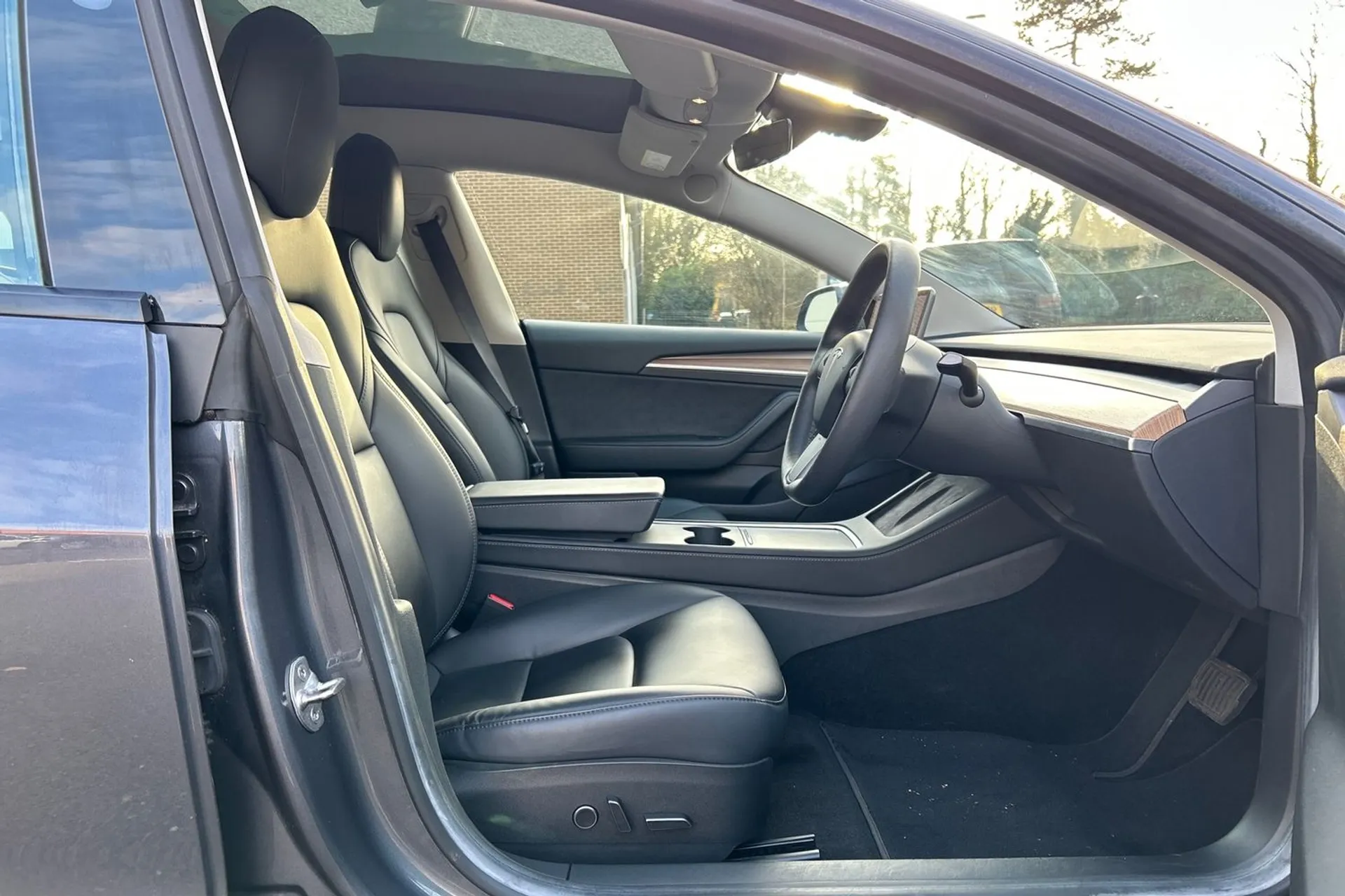 TESLA MODEL 3 thumbnail image number 13