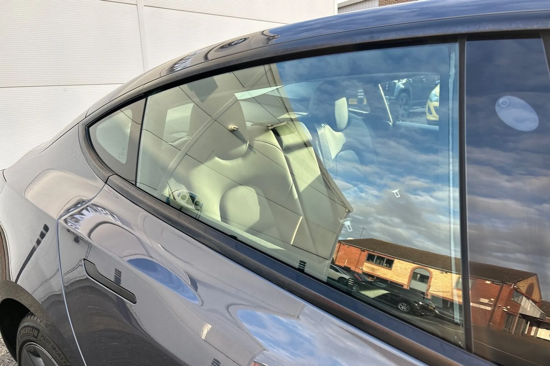 TESLA MODEL 3 thumbnail image number 30