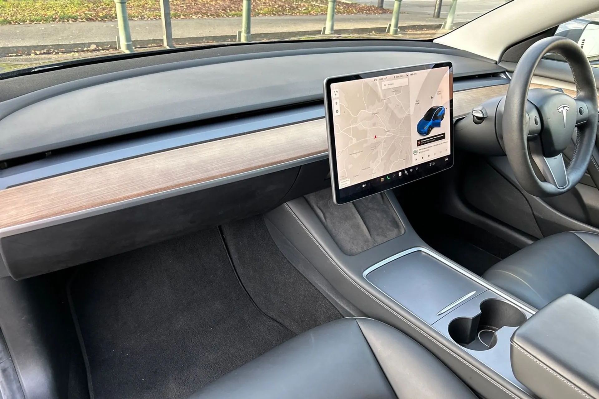 TESLA MODEL 3 thumbnail image number 18