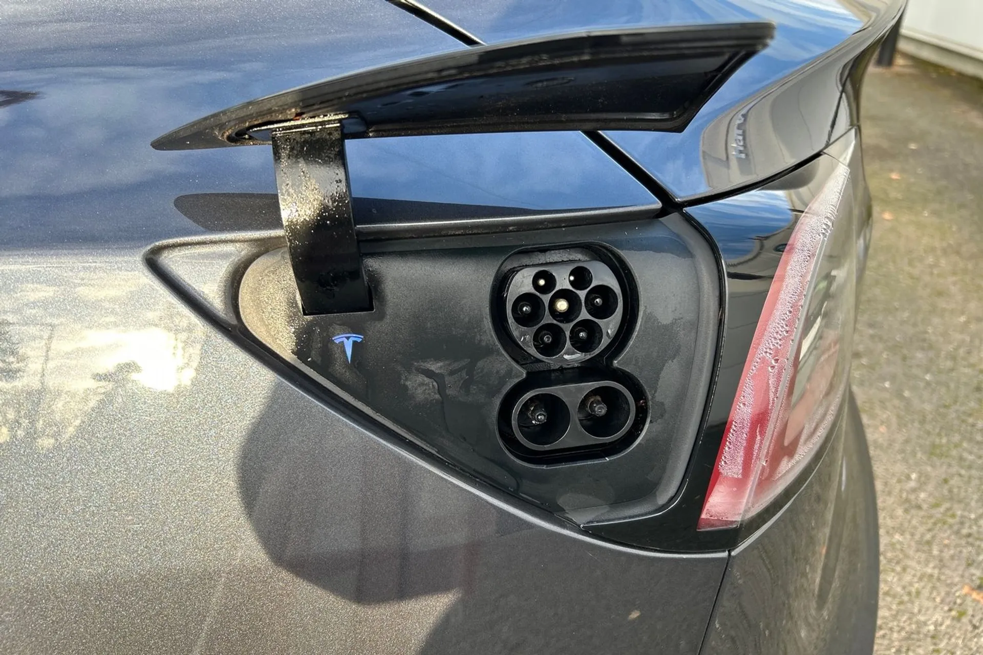 TESLA MODEL 3 thumbnail image number 34