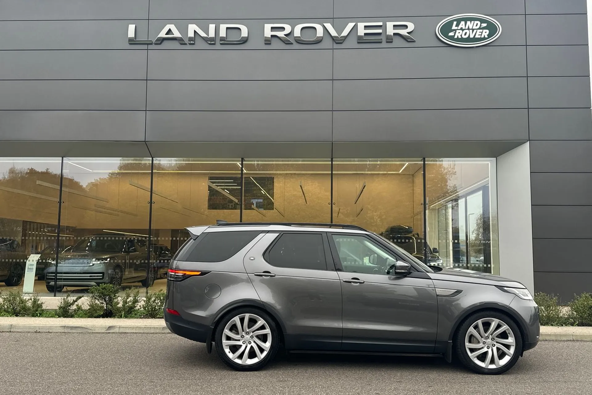 LAND ROVER DISCOVERY thumbnail image number 4