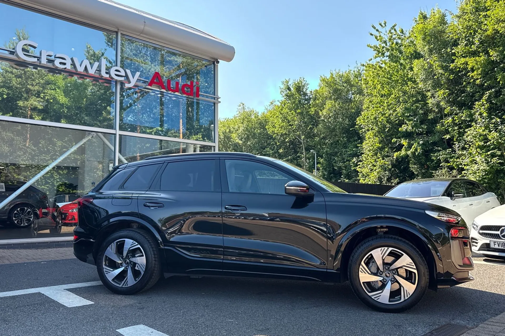 Audi Q6 thumbnail image number 2