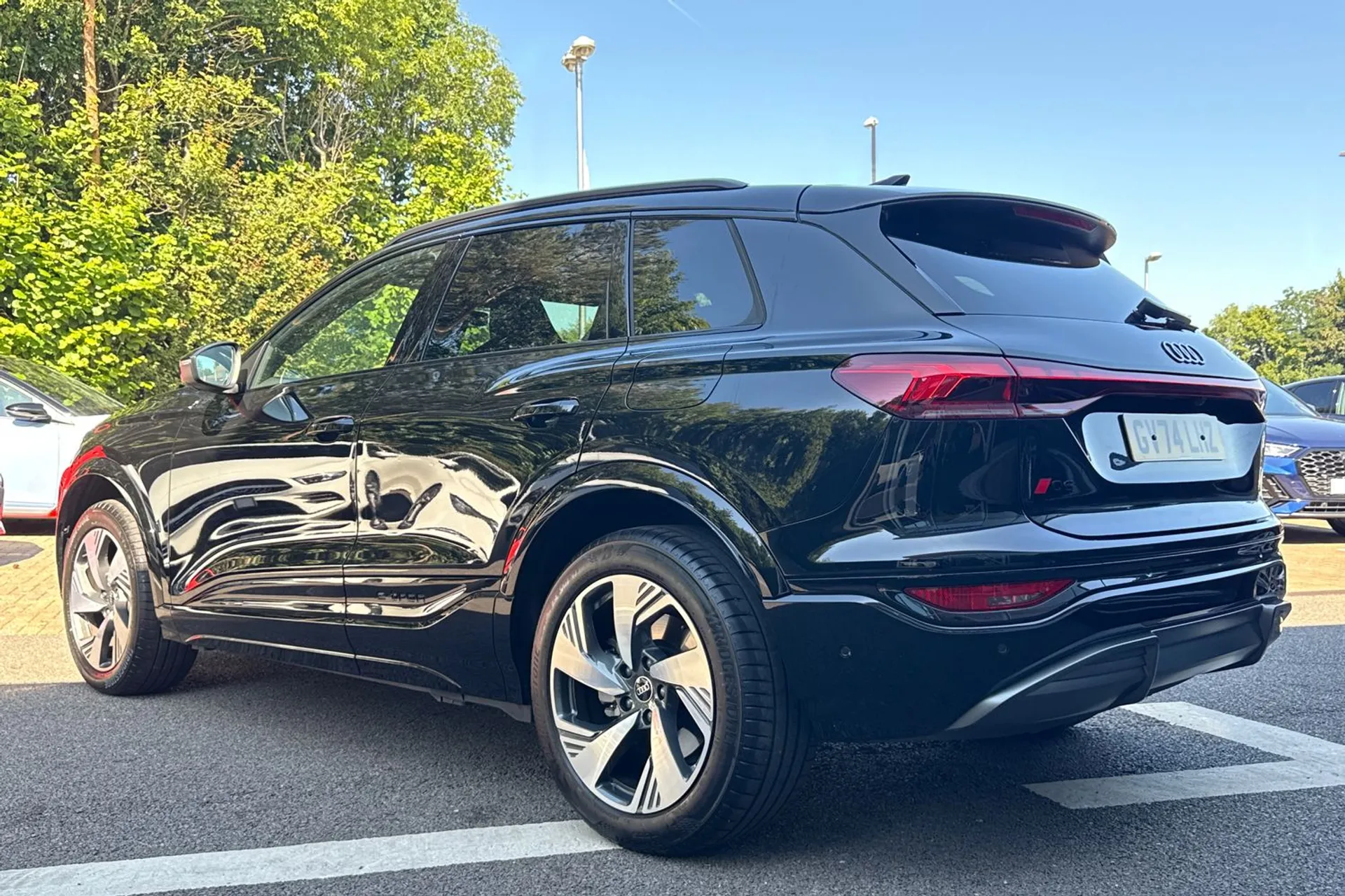 Audi Q6 thumbnail image number 8