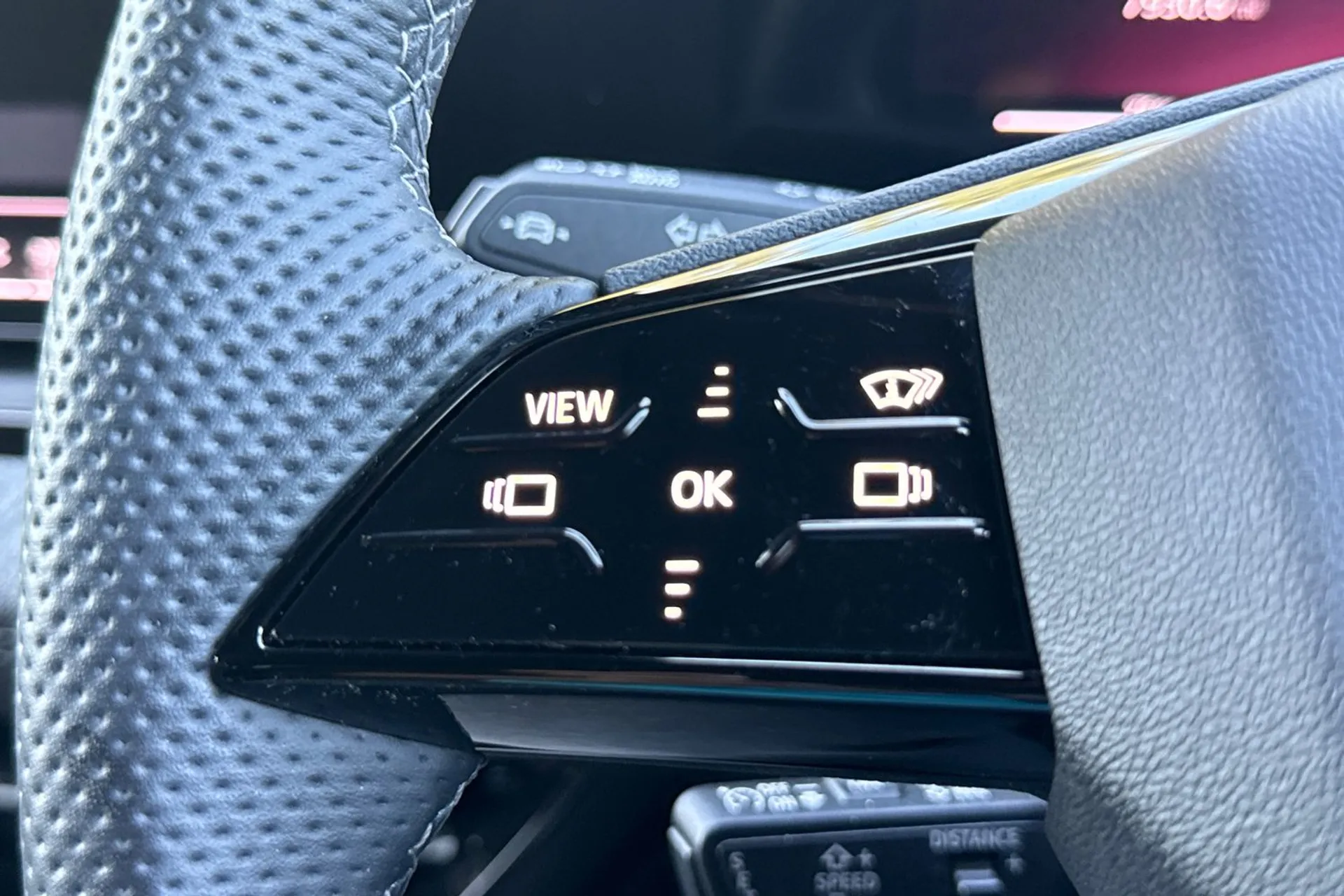 Audi Q6 thumbnail image number 36