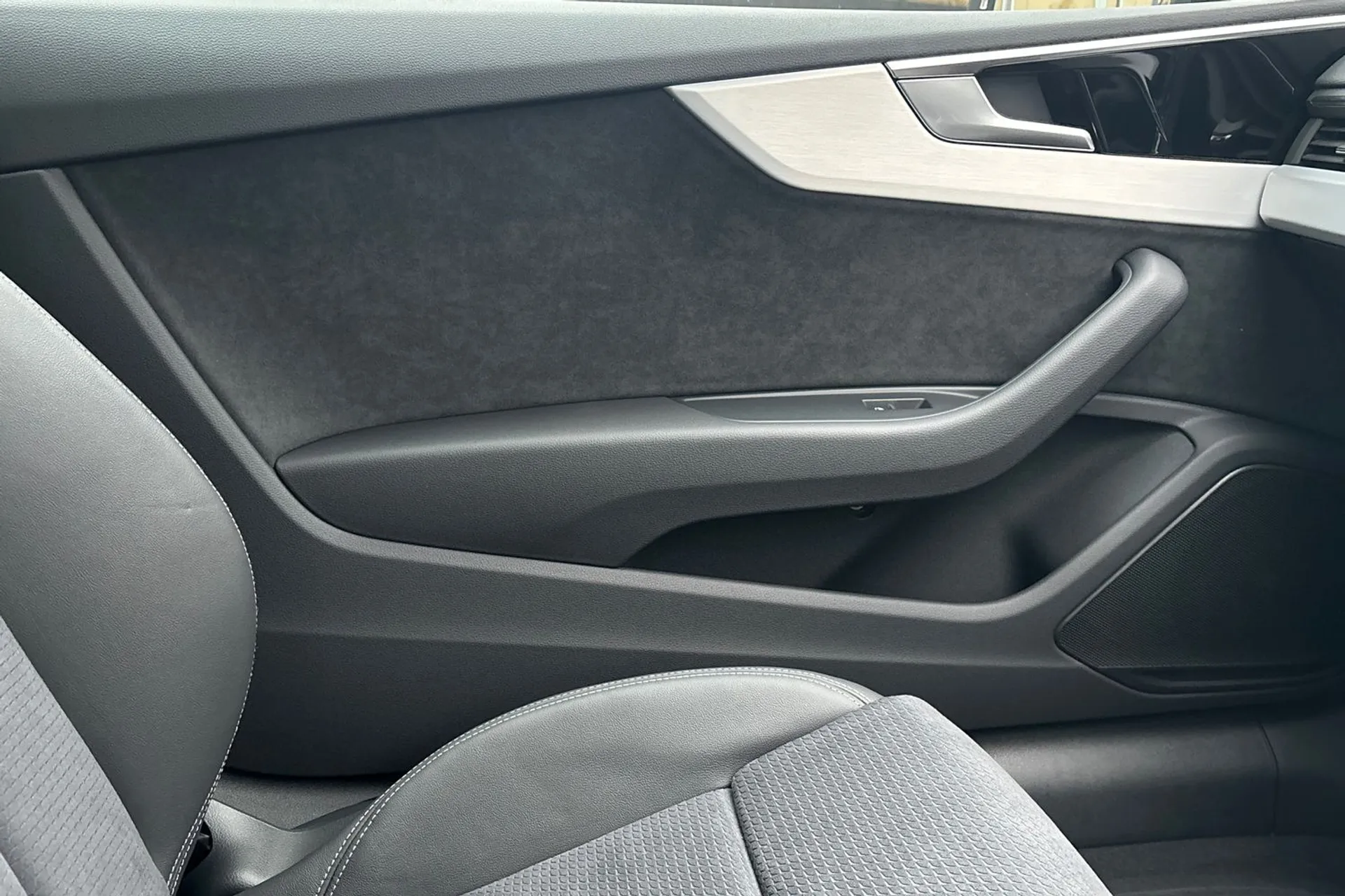 Audi A5 thumbnail image number 39