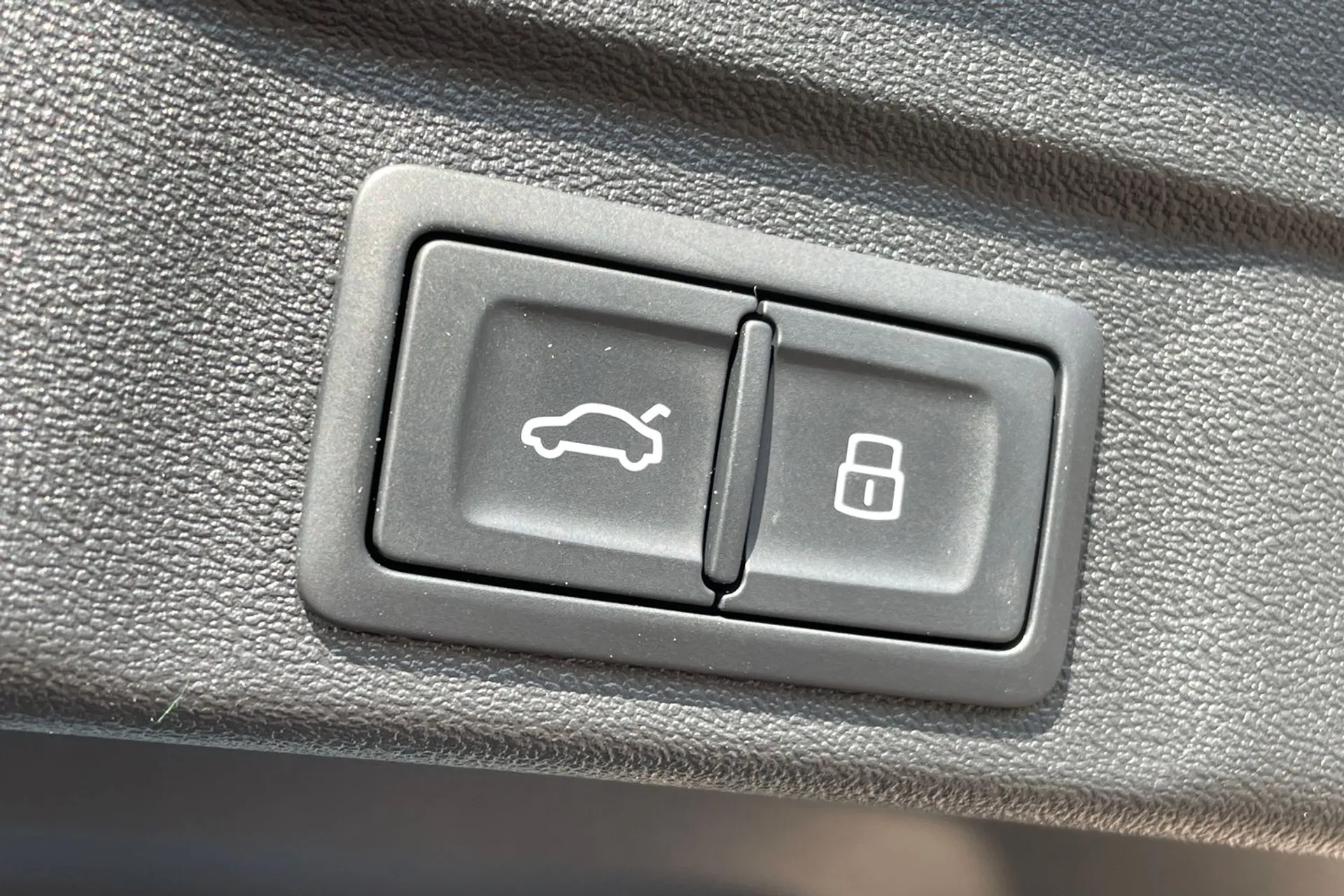 Audi A5 thumbnail image number 34