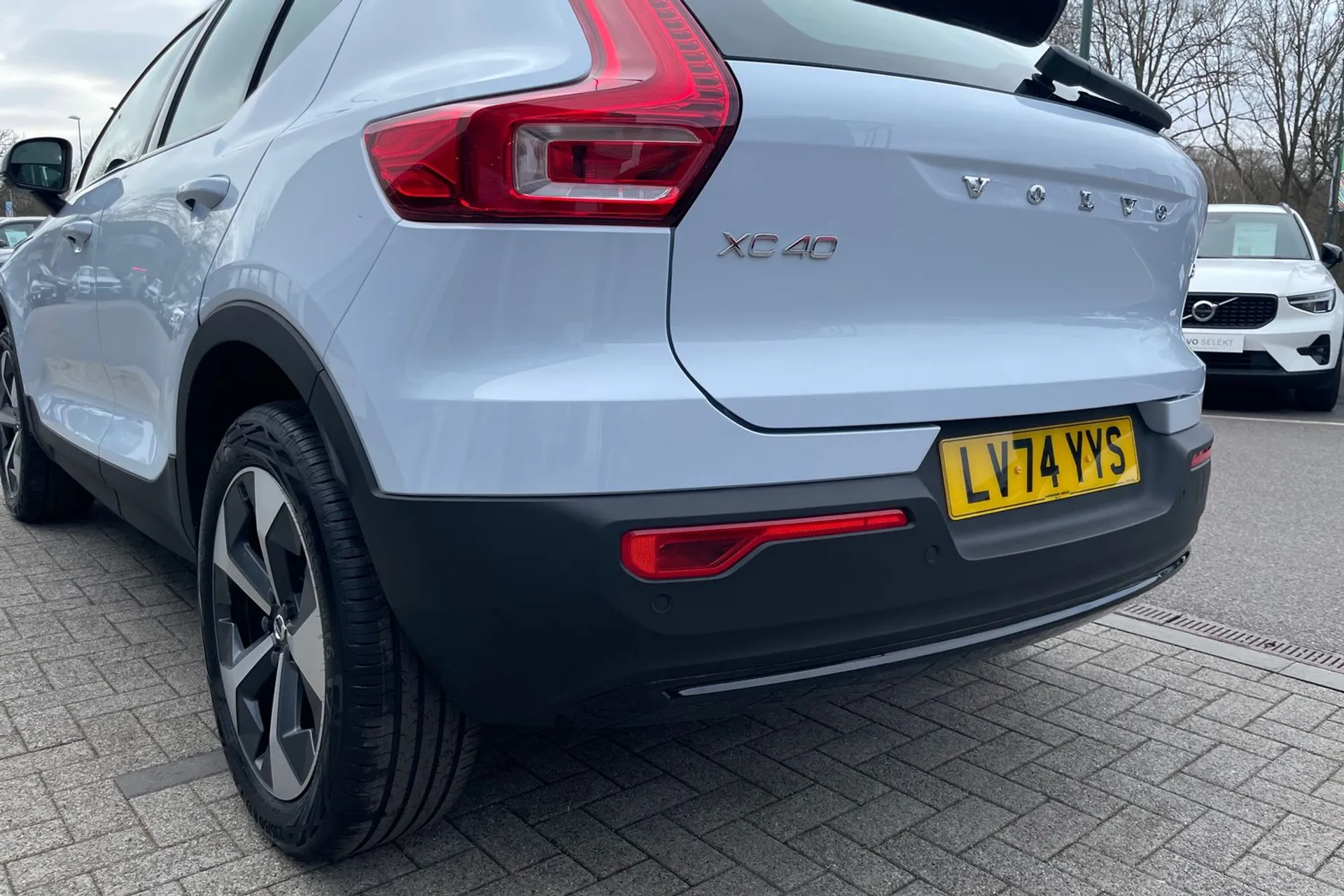 Volvo XC40 thumbnail image number 17
