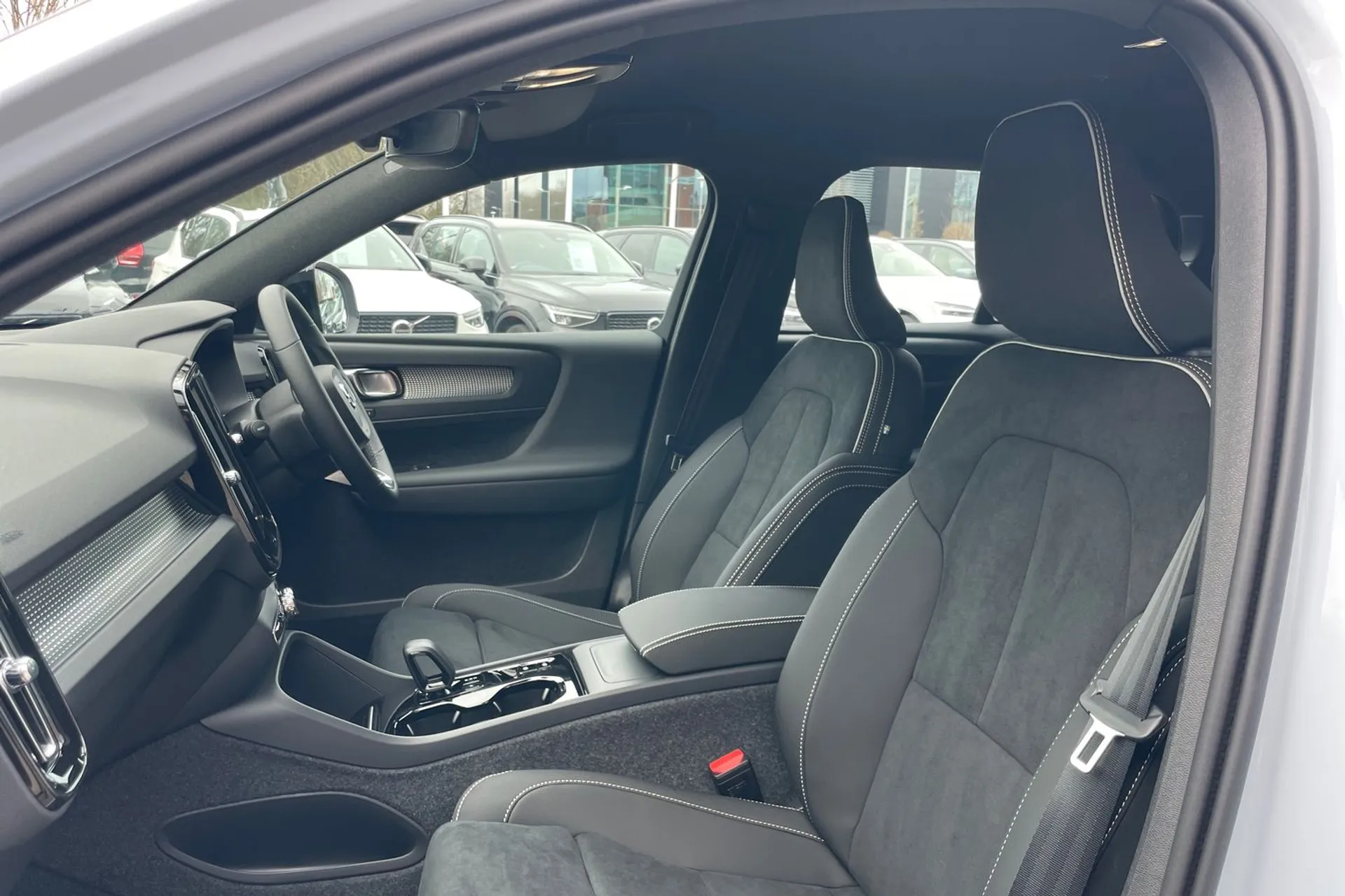 Volvo XC40 thumbnail image number 27
