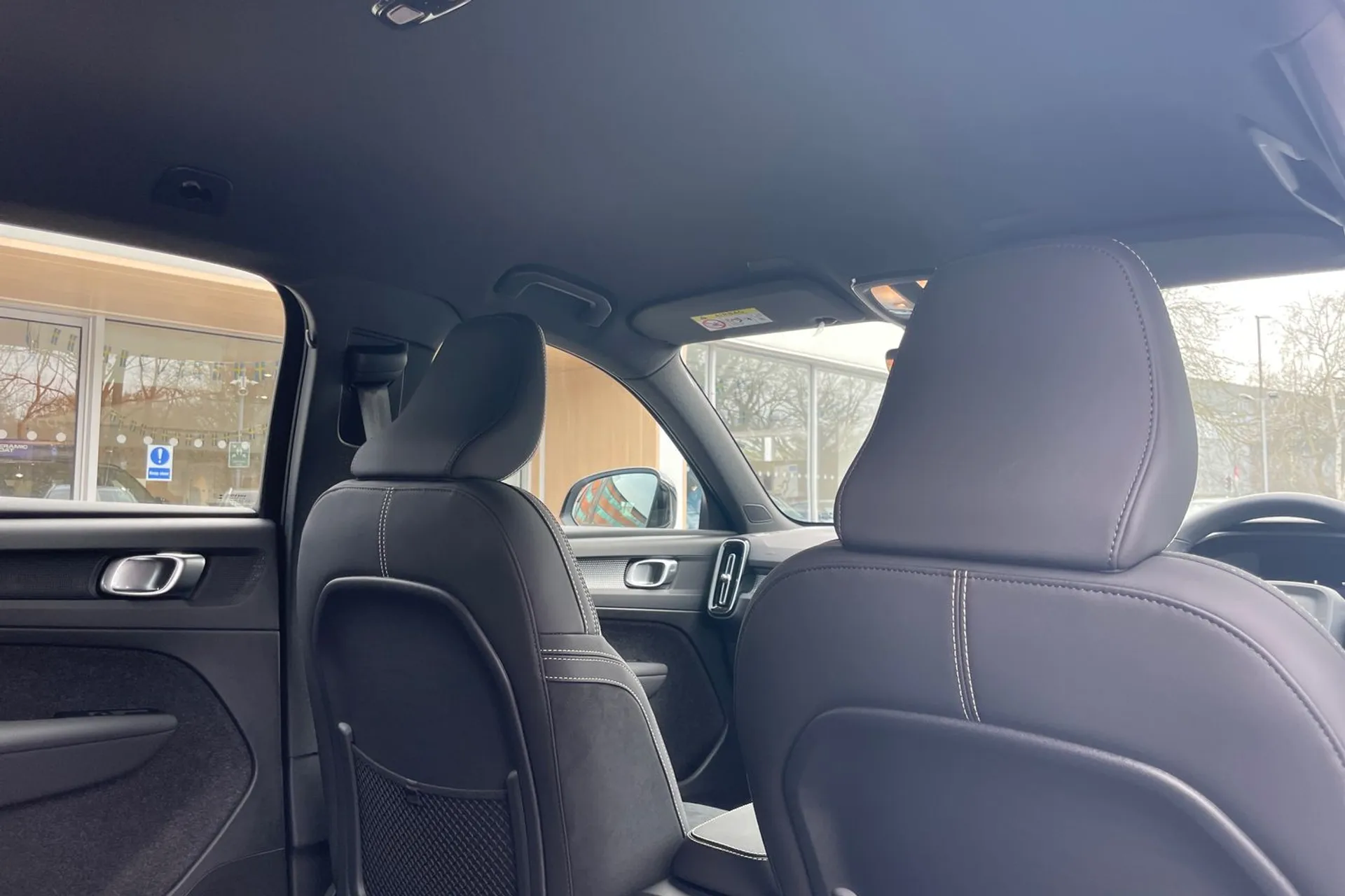 Volvo XC40 thumbnail image number 23