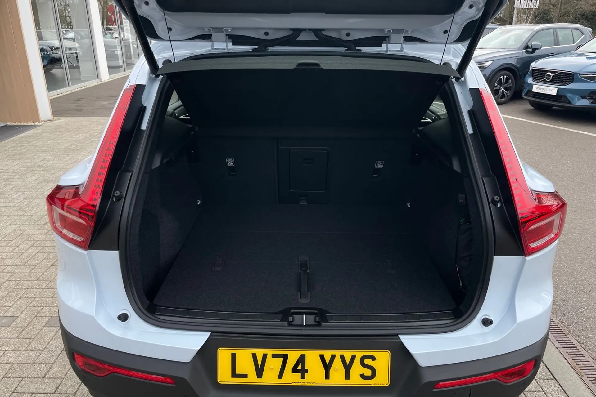 Volvo XC40 thumbnail image number 19