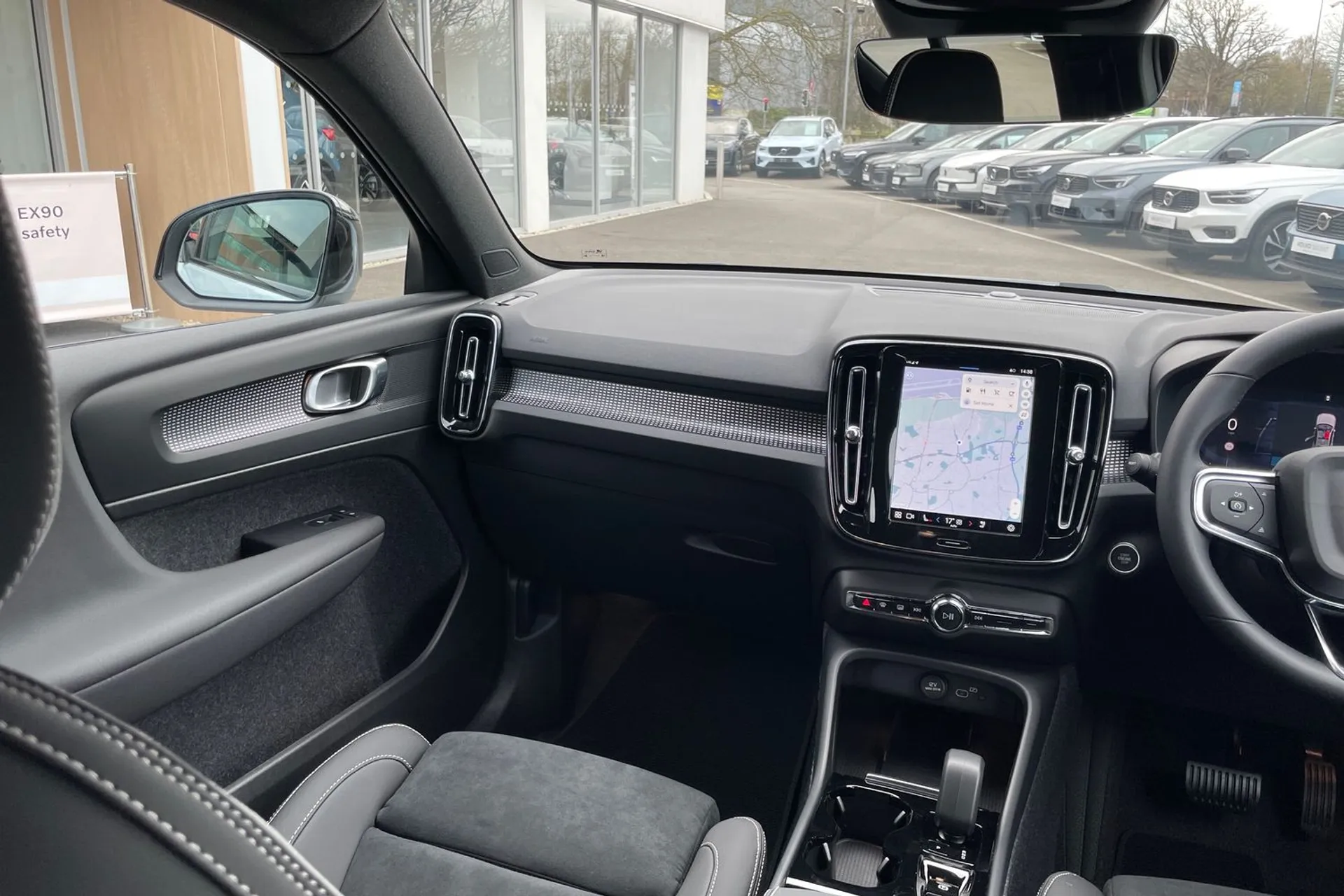 Volvo XC40 thumbnail image number 31