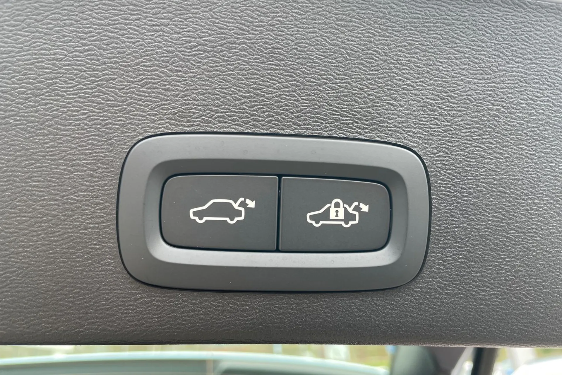 Volvo XC40 thumbnail image number 20