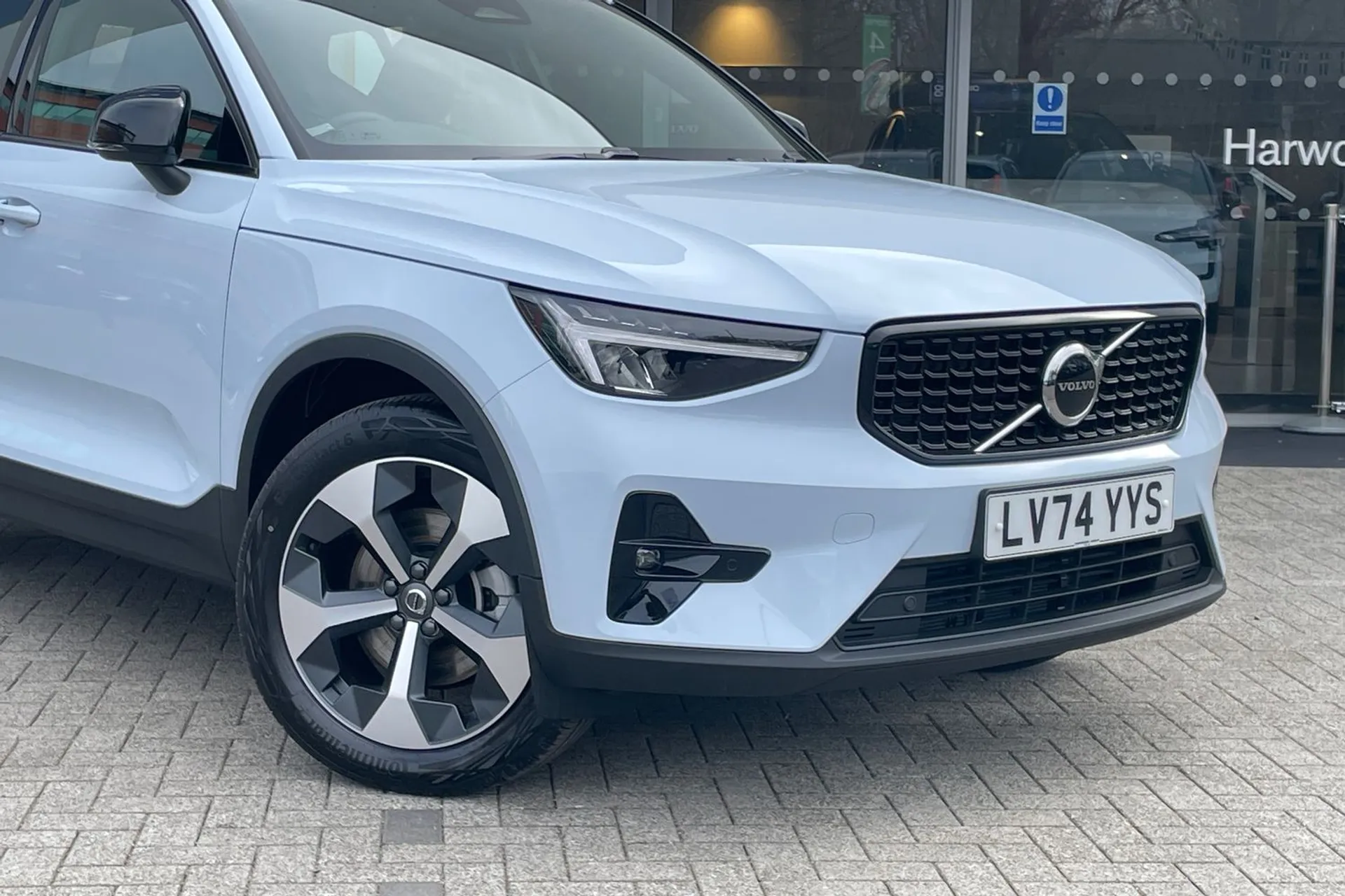 Volvo XC40 thumbnail image number 6