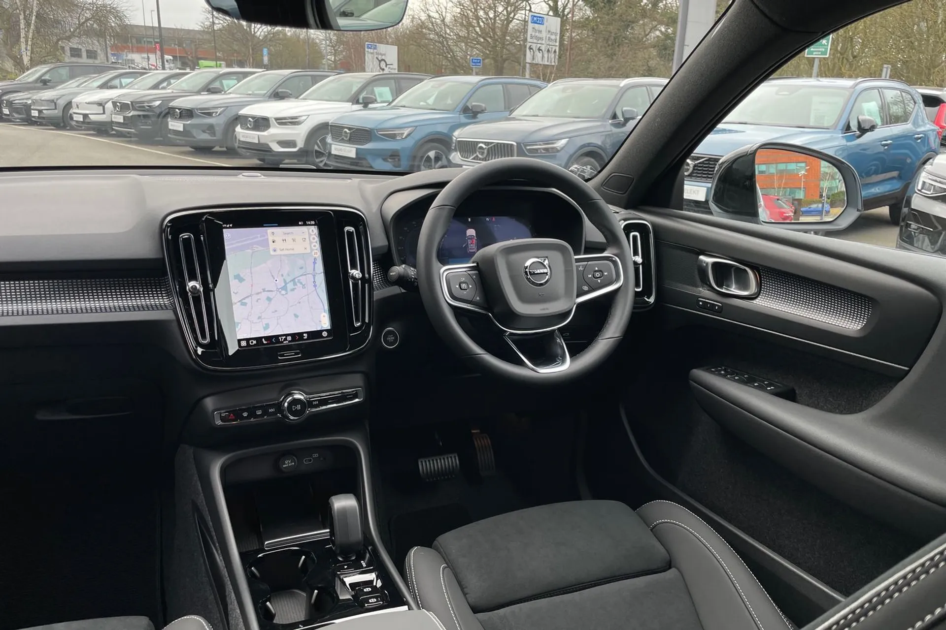 Volvo XC40 thumbnail image number 32