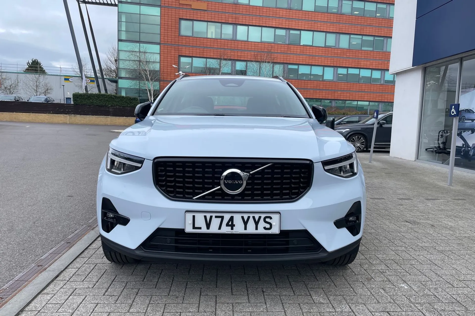 Volvo XC40 thumbnail image number 12
