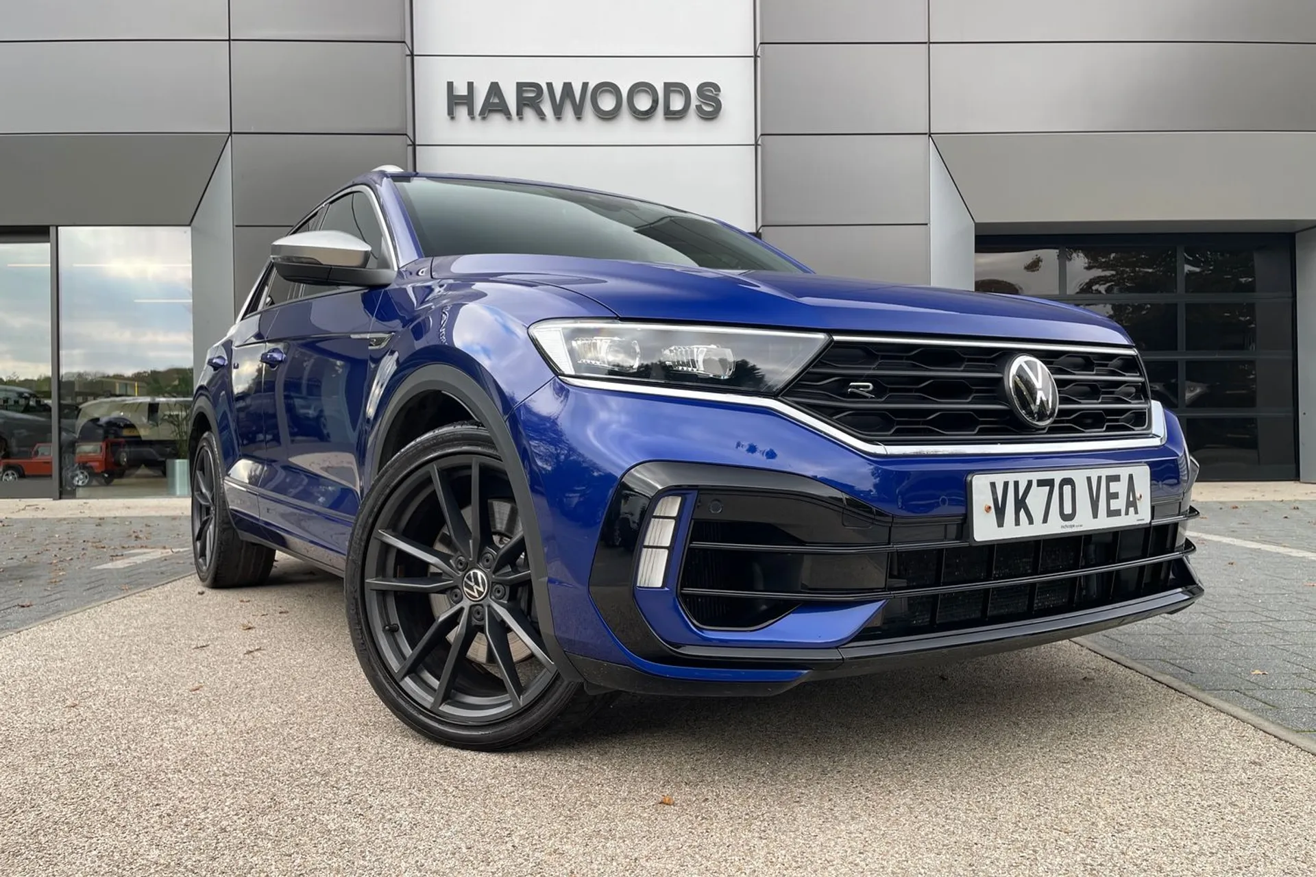 VOLKSWAGEN T-ROC thumbnail image number 6