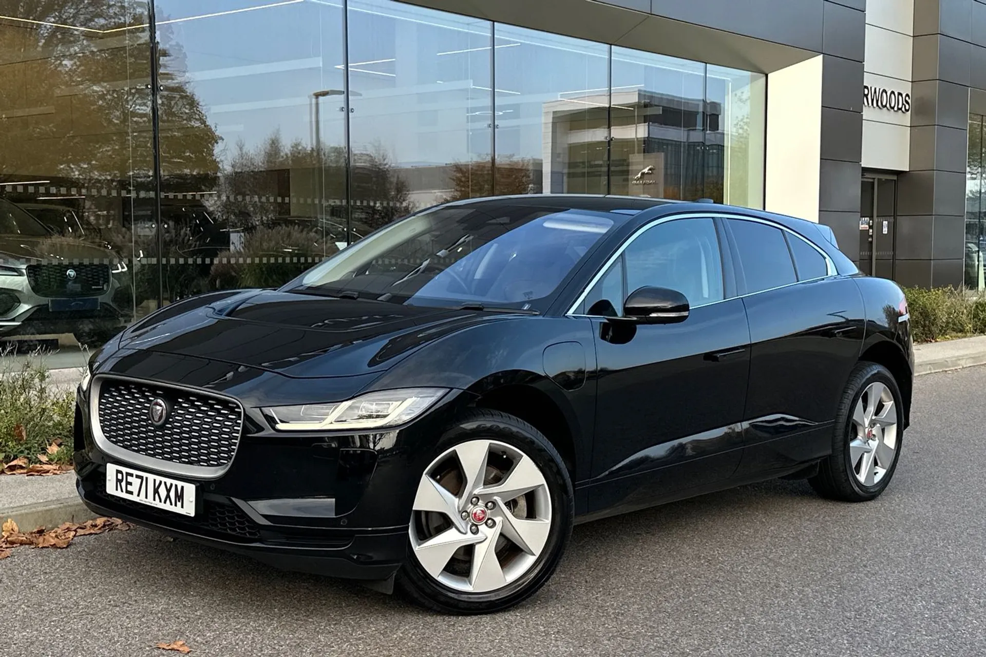 Jaguar I-PACE thumbnail image number 21