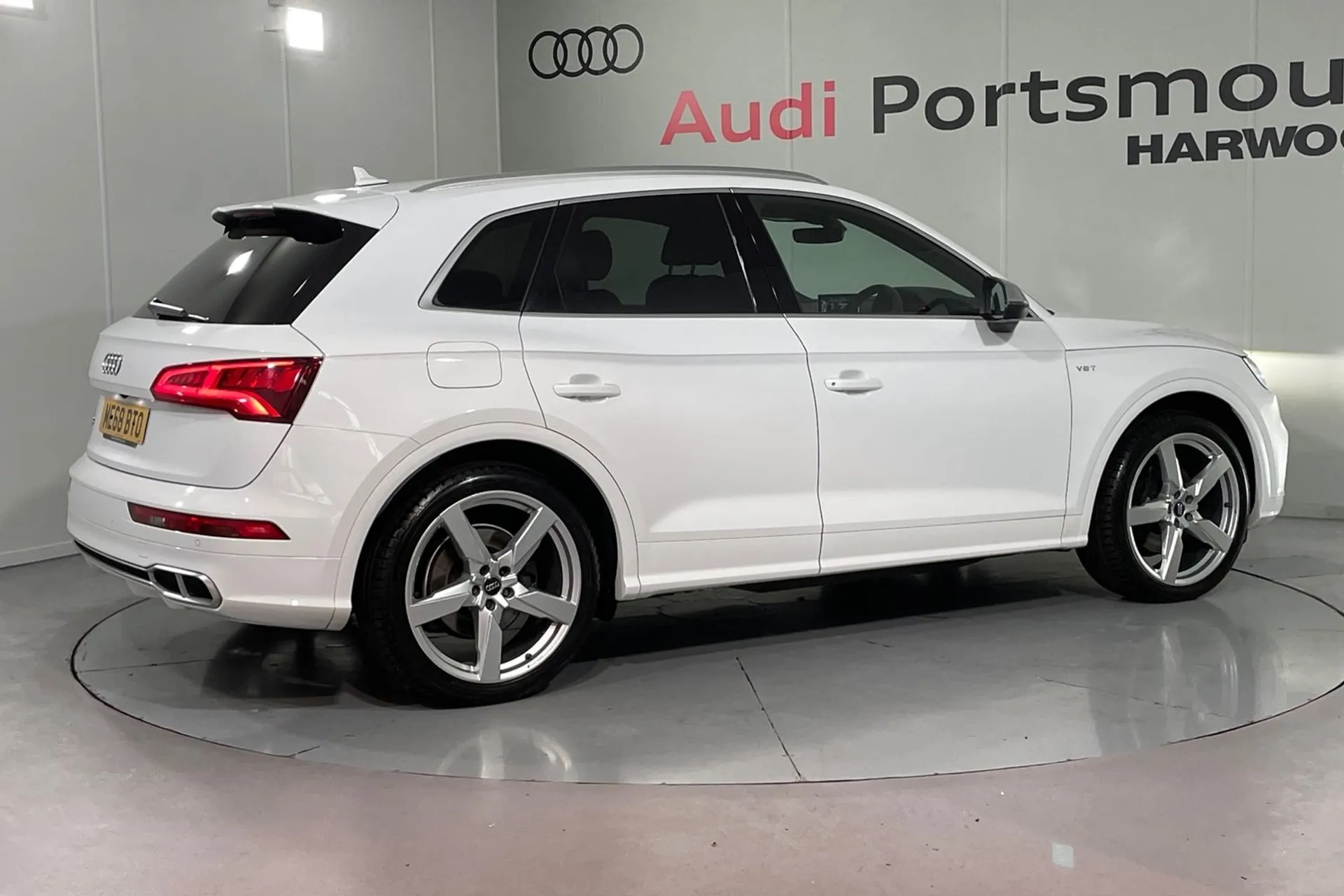 Audi Q5 thumbnail image number 11