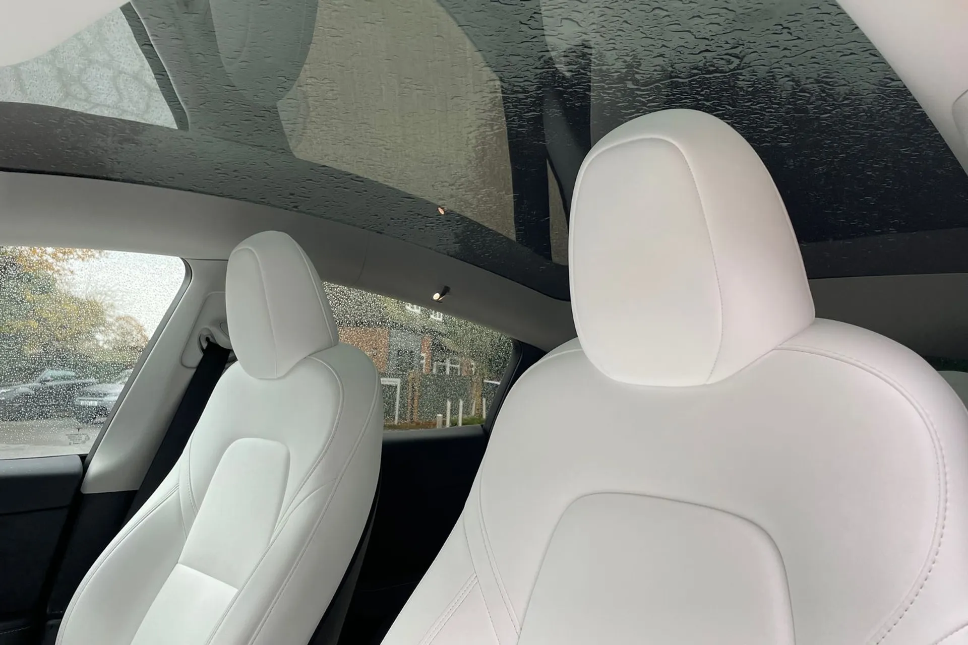 TESLA MODEL Y thumbnail image number 26