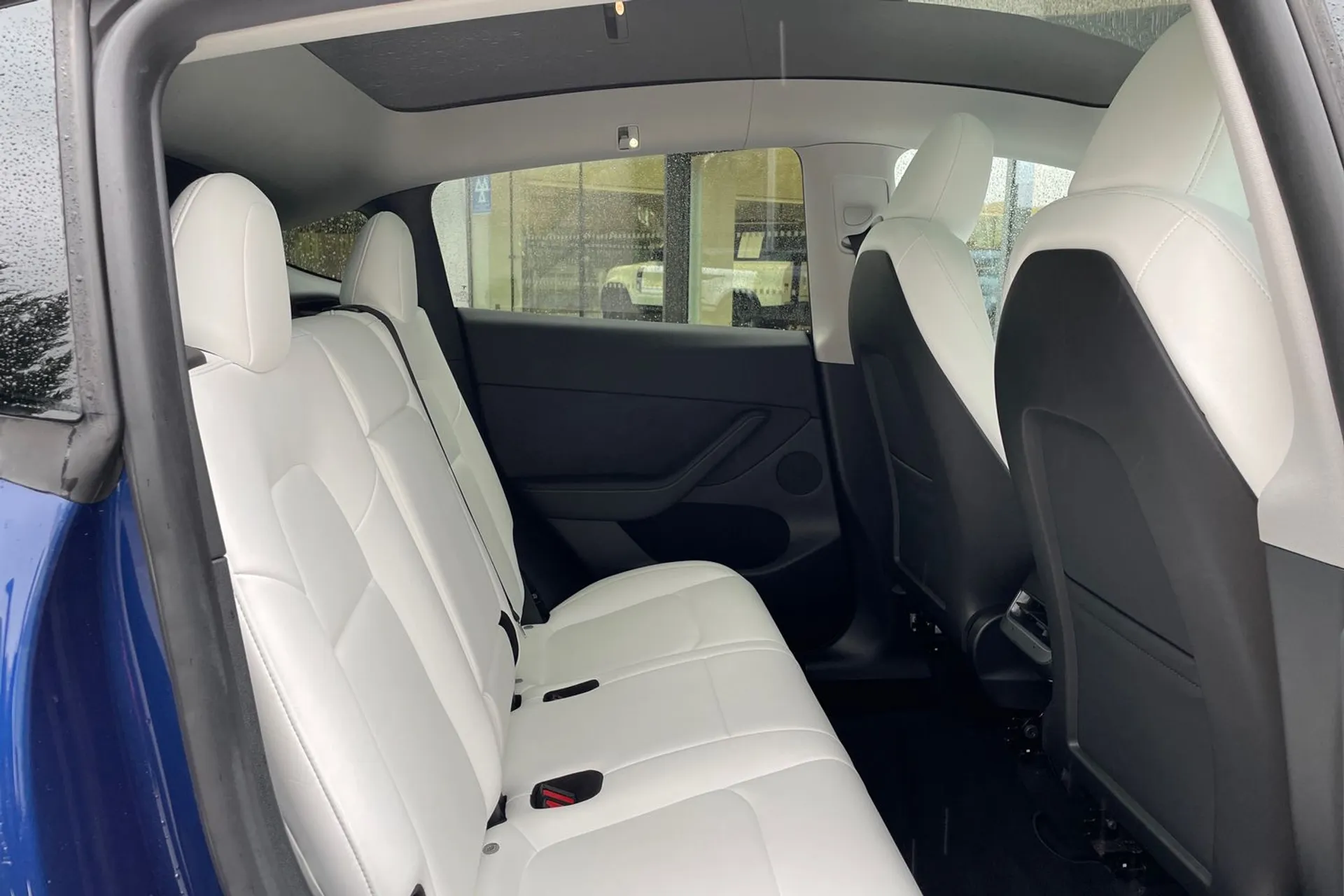 TESLA MODEL Y thumbnail image number 21