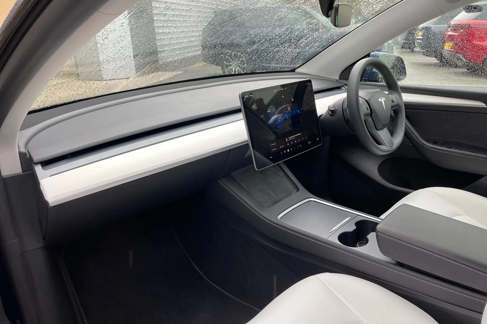 TESLA MODEL Y thumbnail image number 25