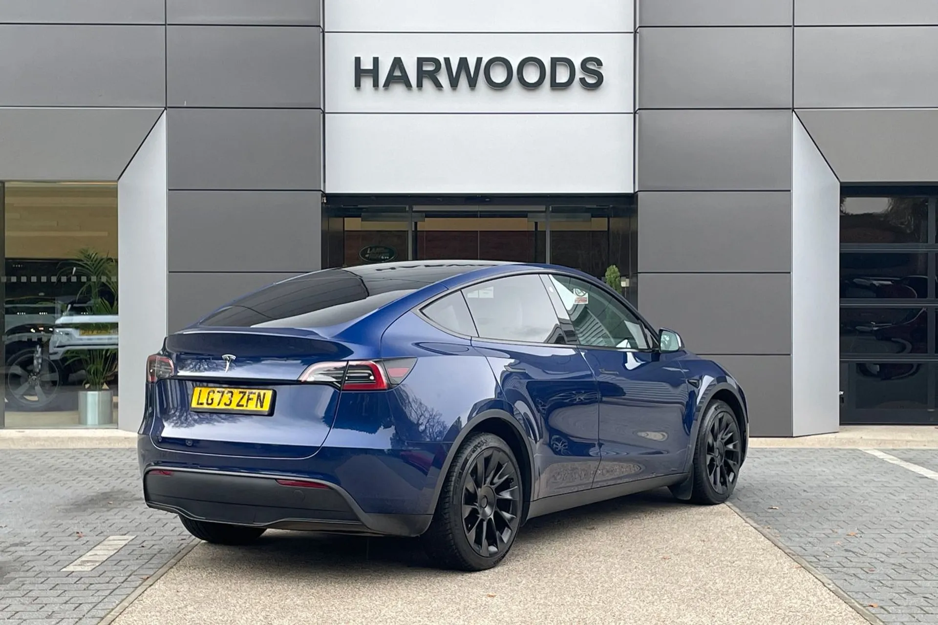 TESLA MODEL Y thumbnail image number 7