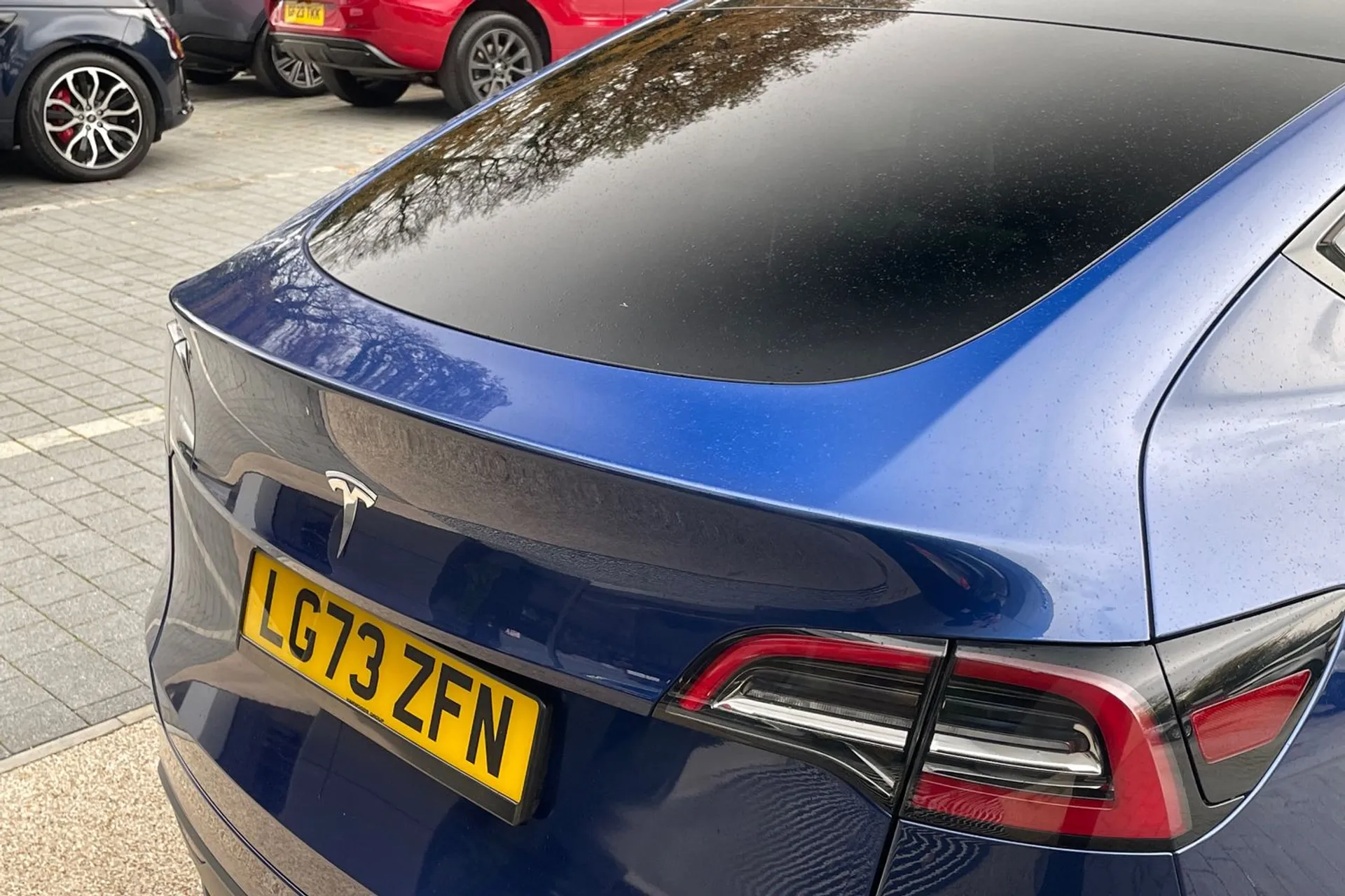 TESLA MODEL Y thumbnail image number 17