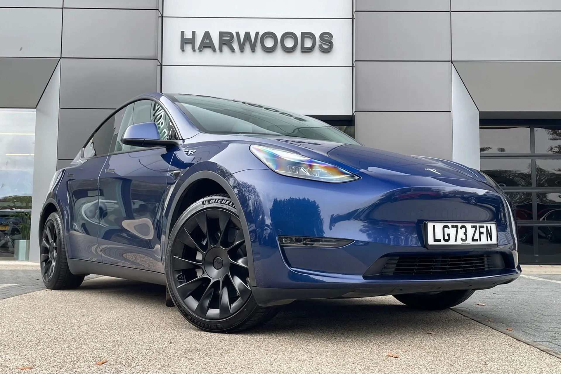 TESLA MODEL Y thumbnail image number 6