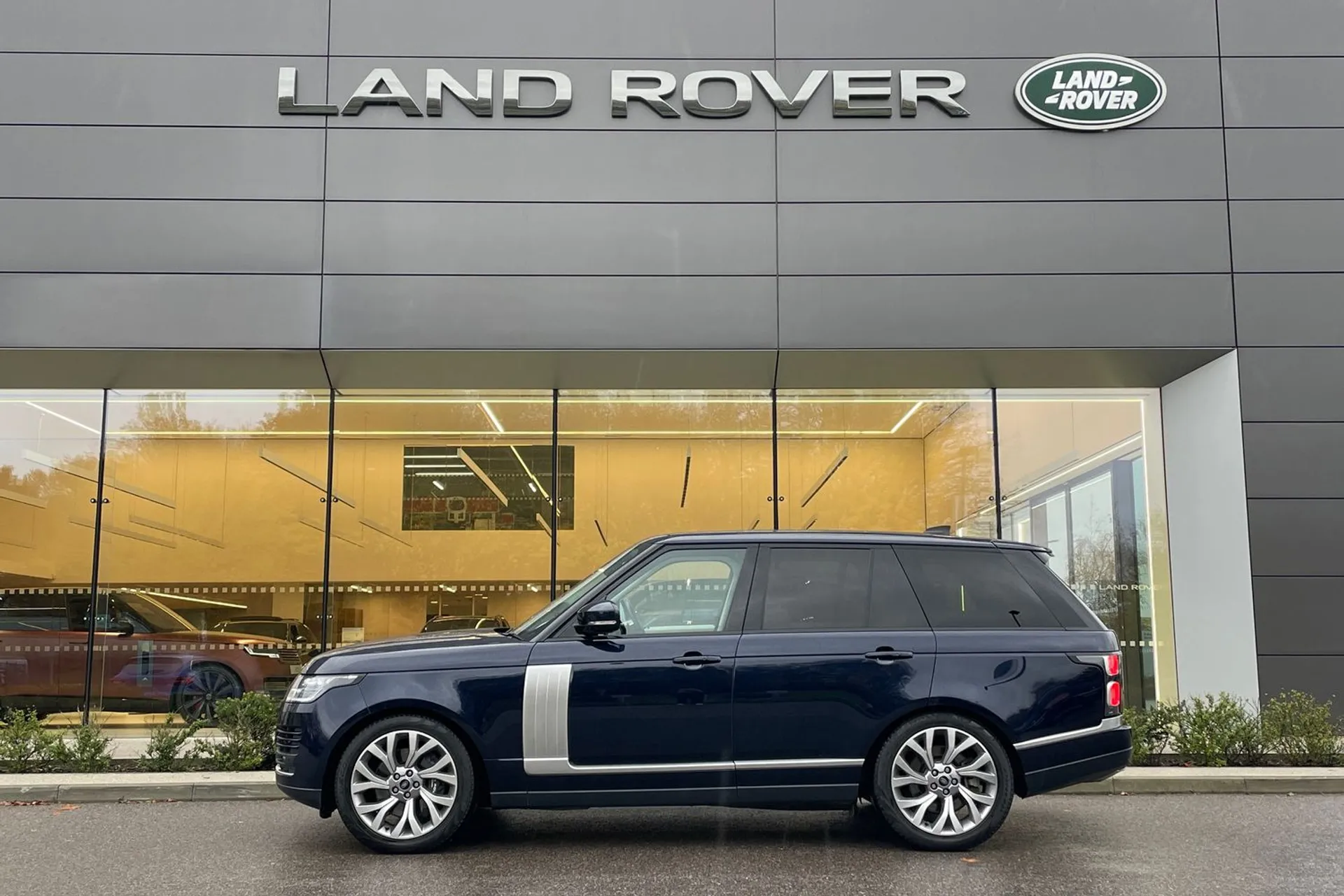 LAND ROVER RANGE ROVER thumbnail image number 7