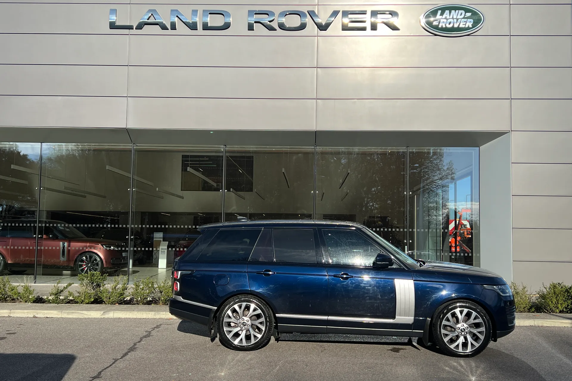 LAND ROVER RANGE ROVER WESTMINSTER S thumbnail image number 2