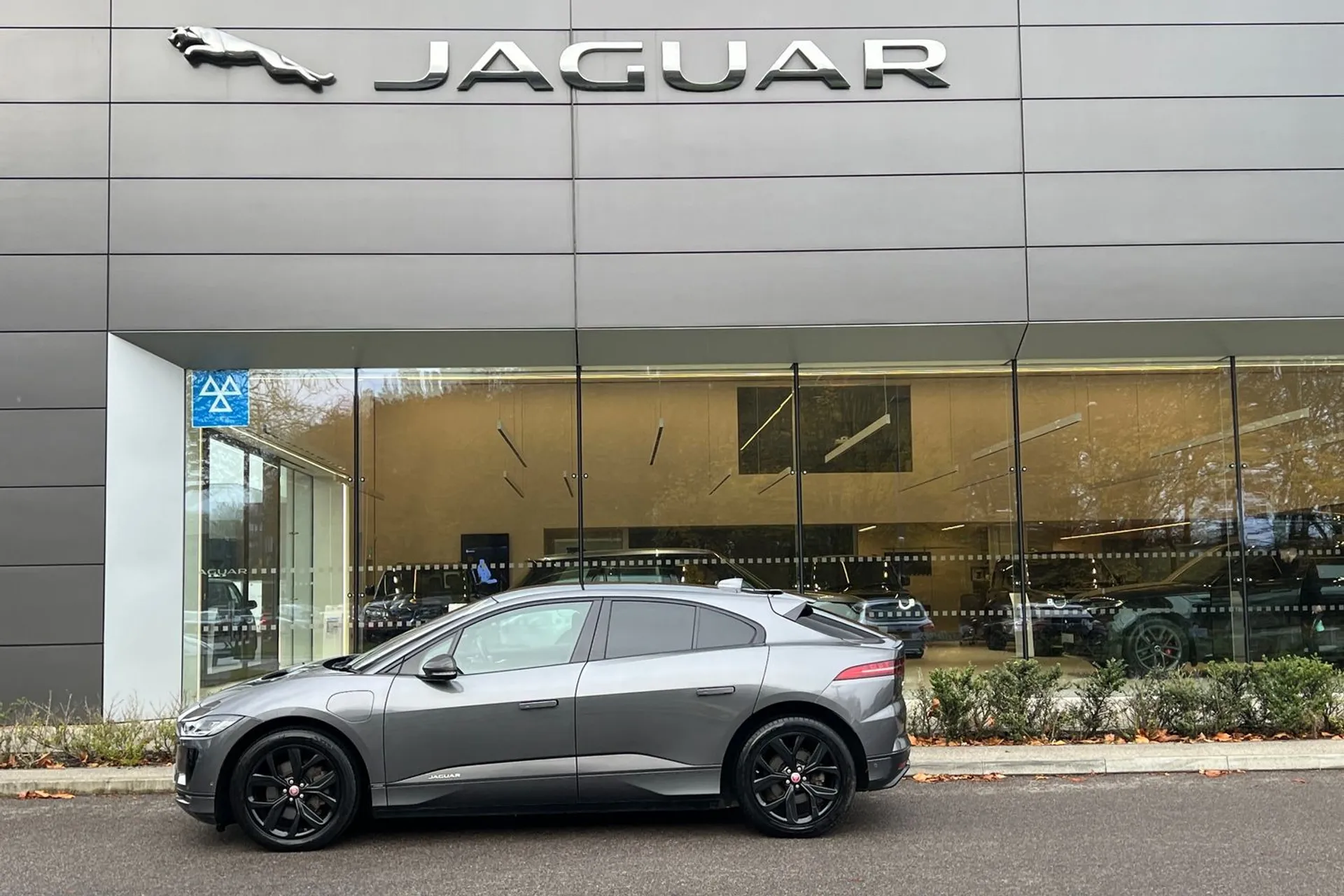 Jaguar I-PACE thumbnail image number 9